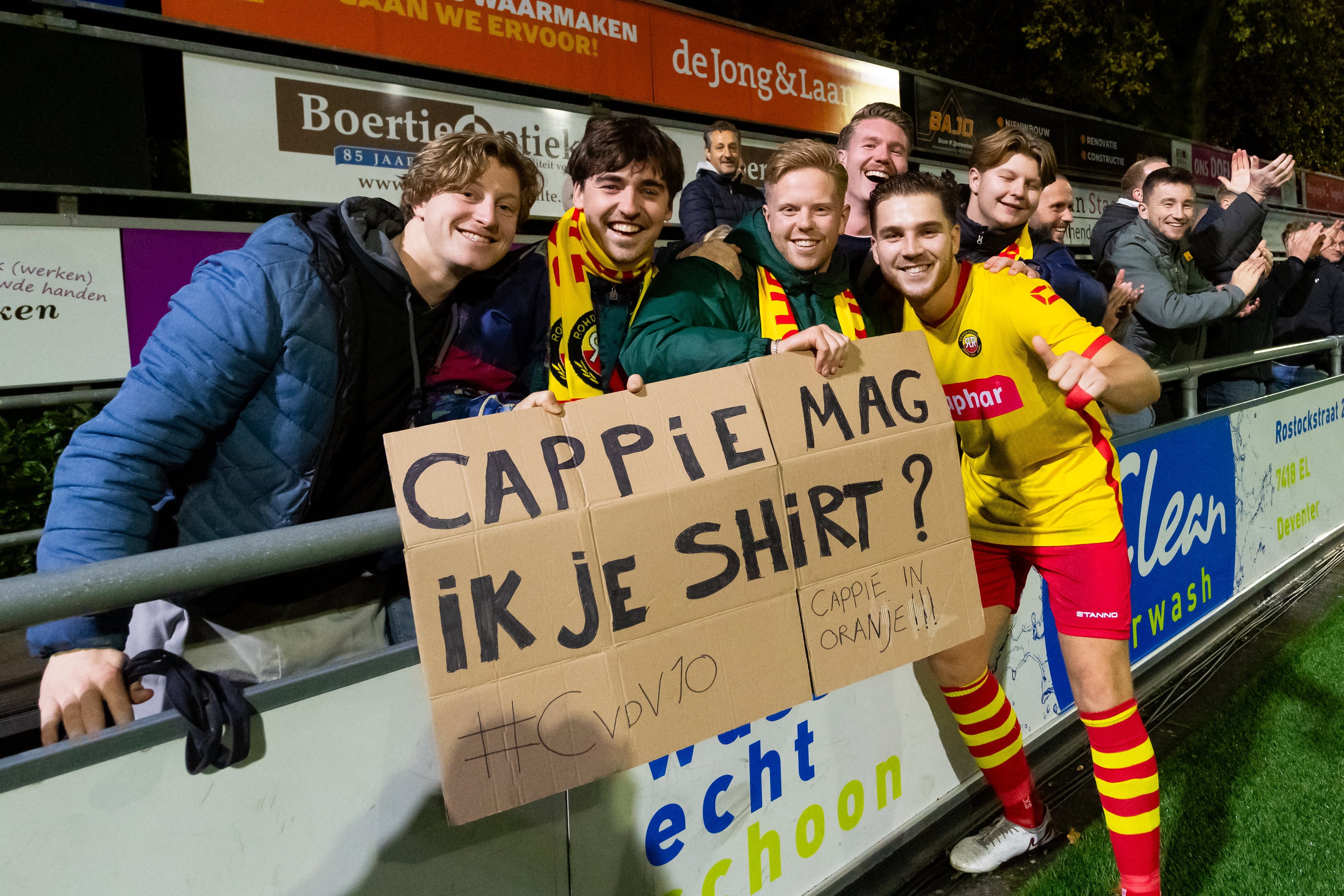 Casper van der Veen lacht voor de camera