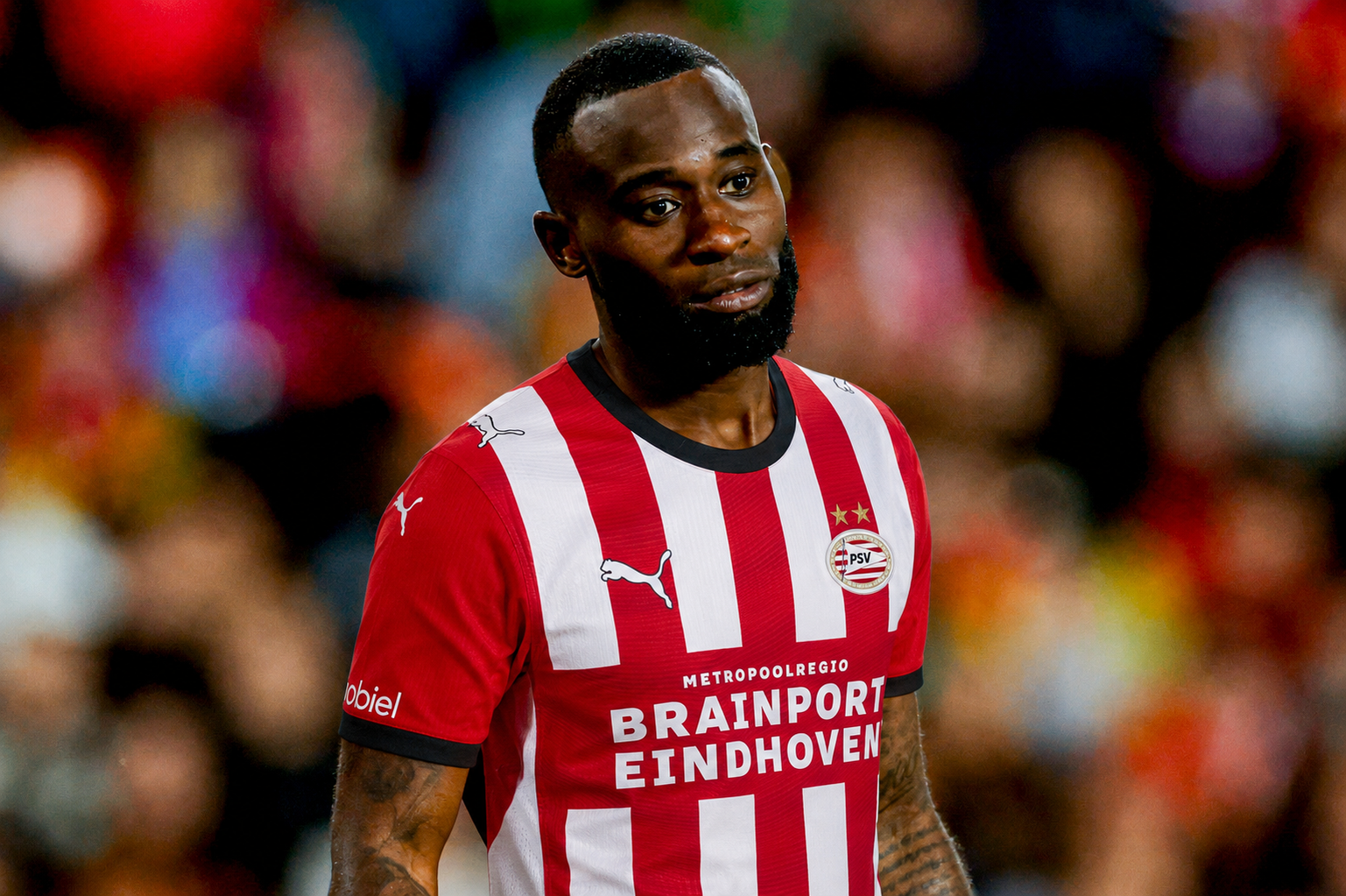 Lutsharel Geertruida in het shirt van PSV
