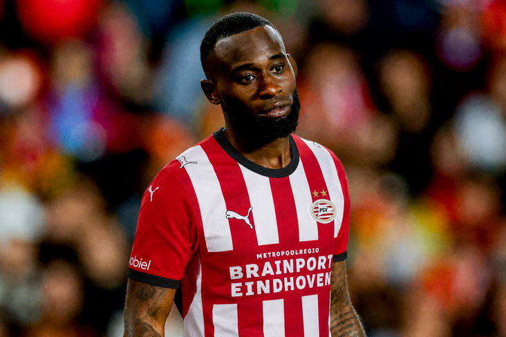 Lutsharel Geertruida in het shirt van PSV