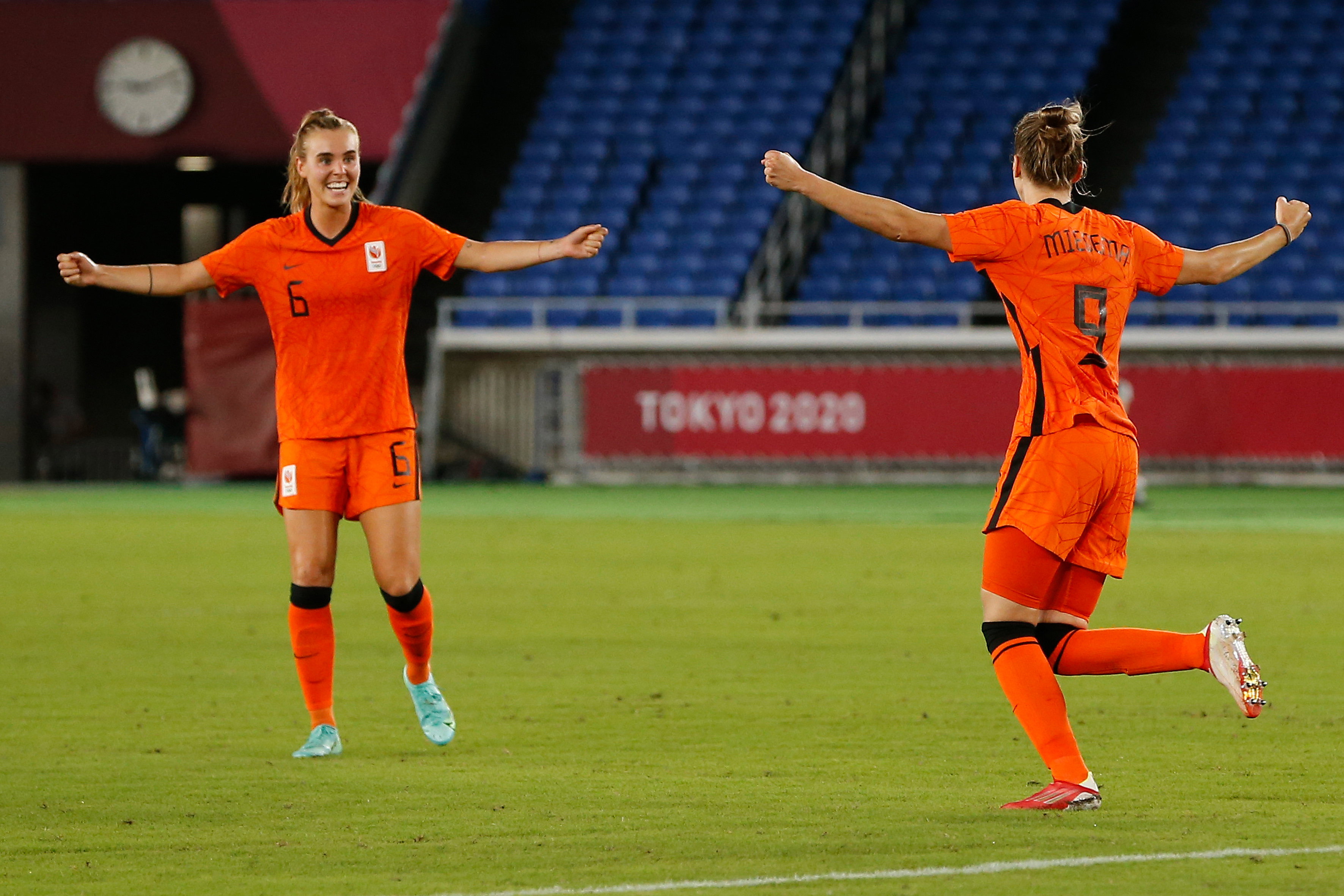 Jill Roord en Vivianne Miedema op de Olympische Spelen in Tokyo