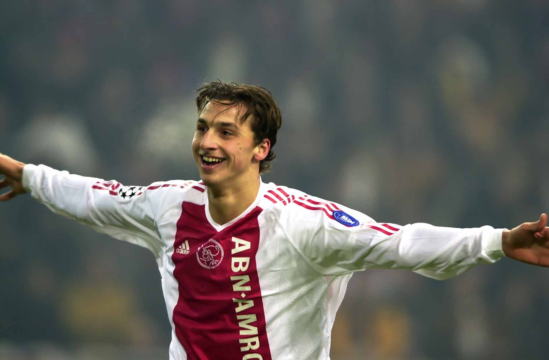 Een jonge Zlatan in actie voor Ajax