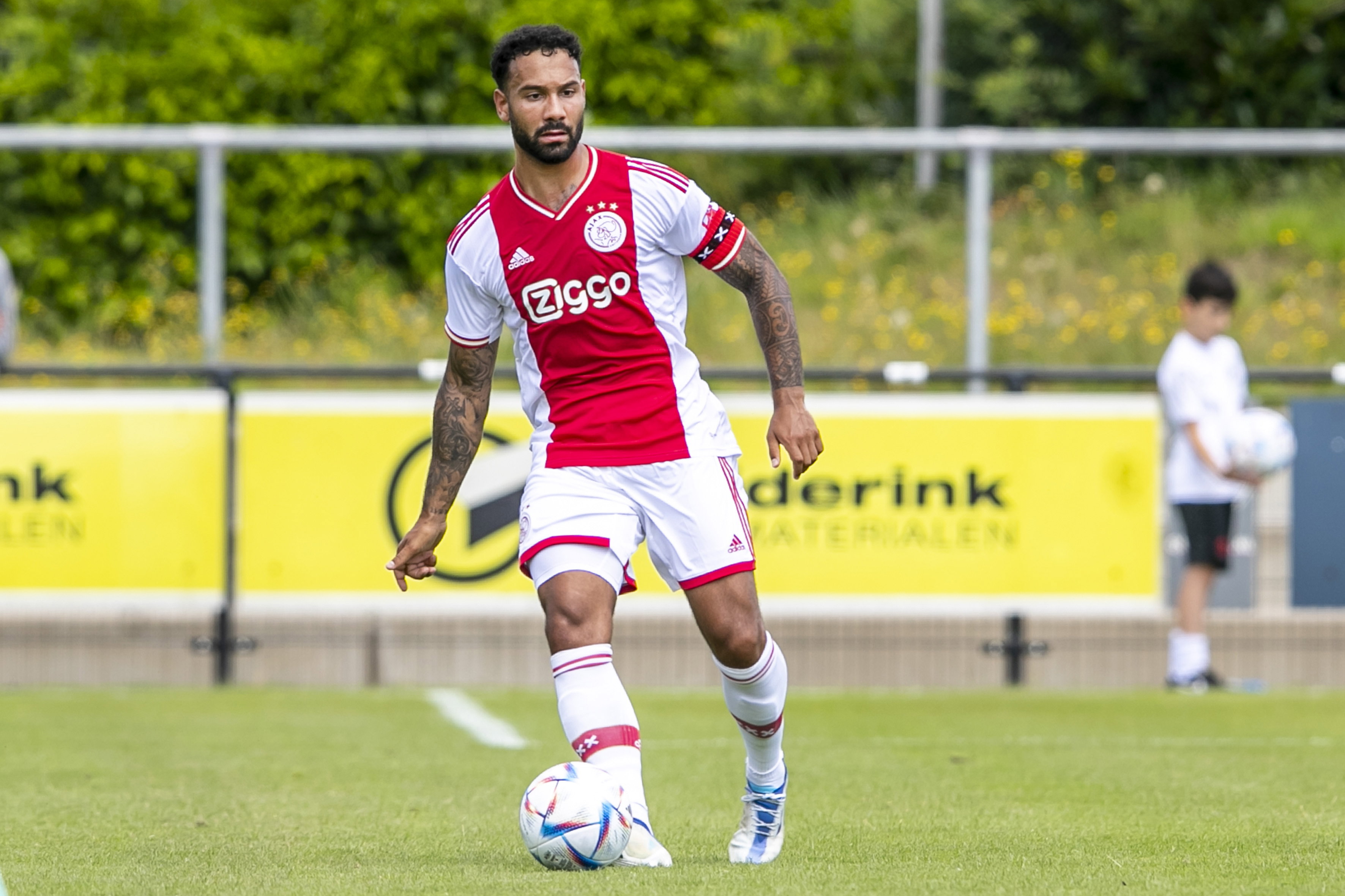 Sean Klaiber in het shirt van Ajax