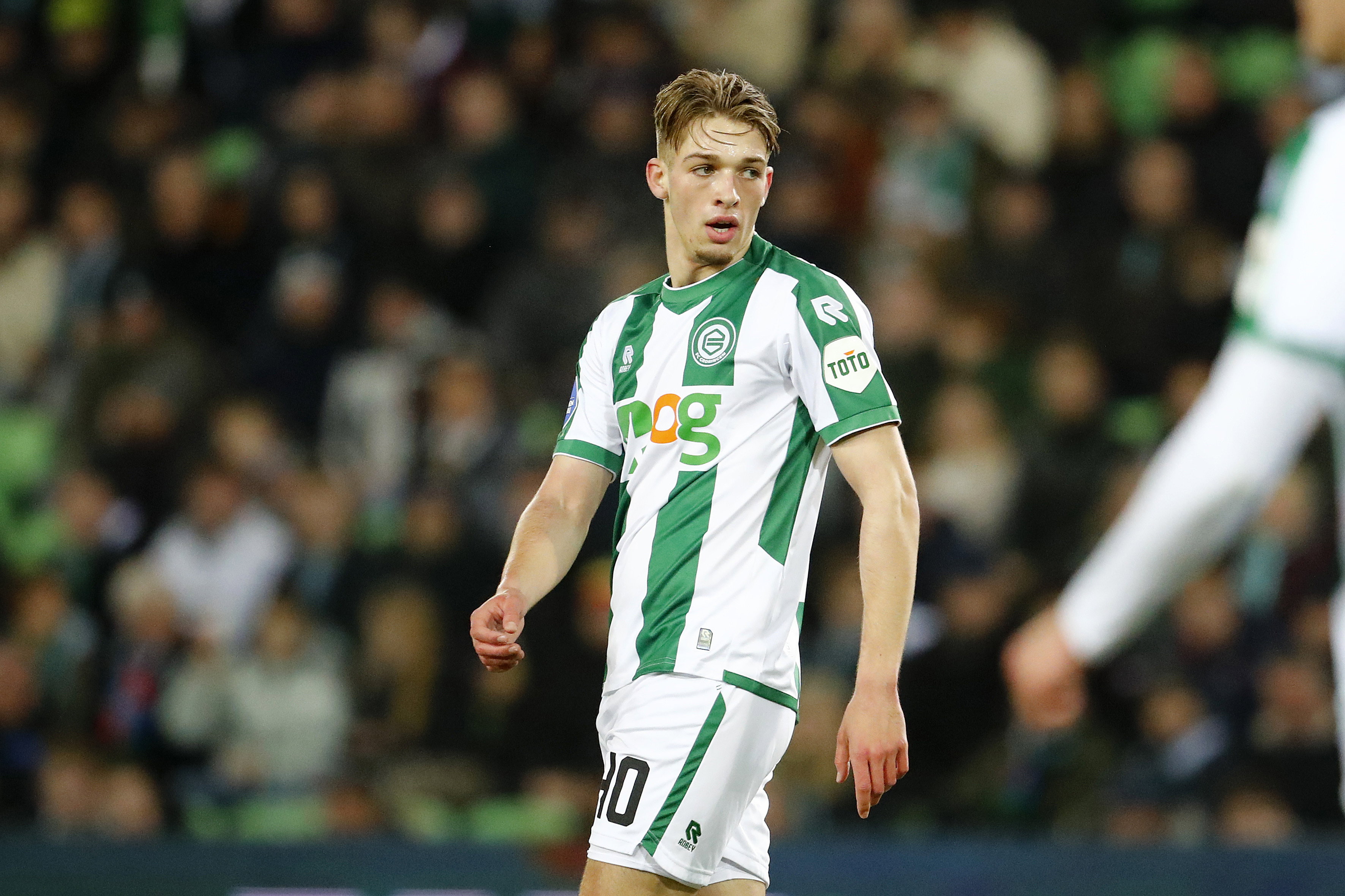 Luciano Valente in actie namens FC Groningen