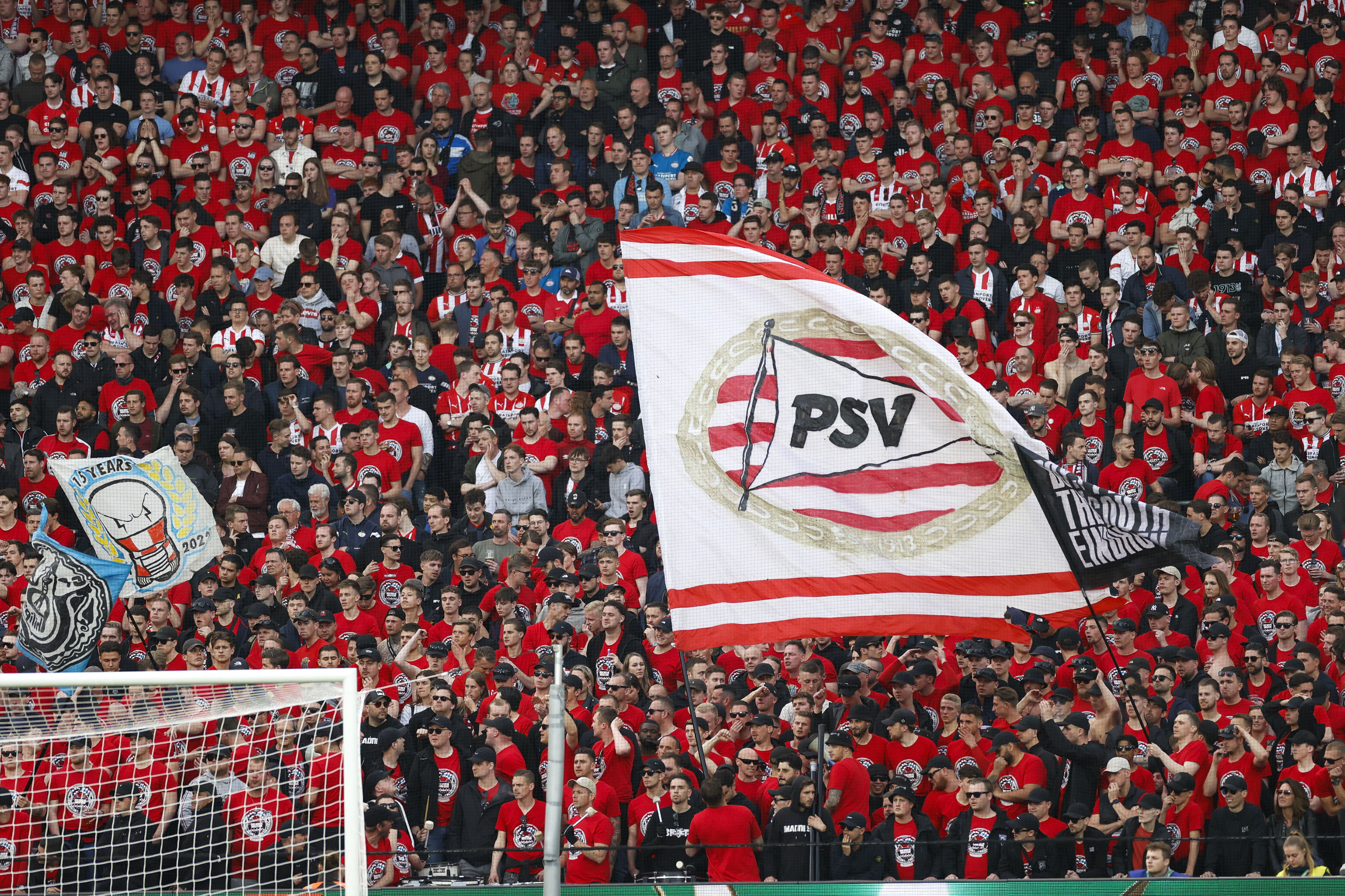 Fans van PSV bij de bekerfinale