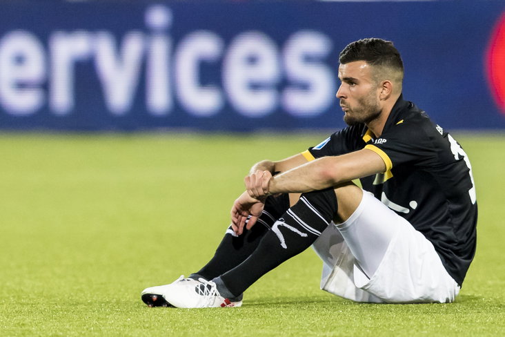 Rai Vloet in het shirt van NAC Breda