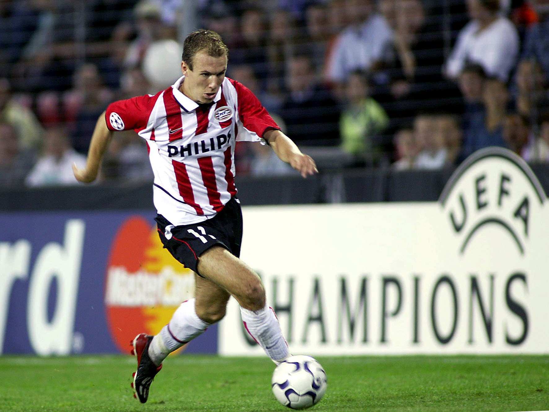 Arjen Robben in actie namens PSV