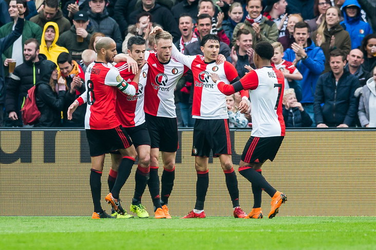 Karim El Ahmadi (uiterst links) in zijn tijd bij Feyenoord