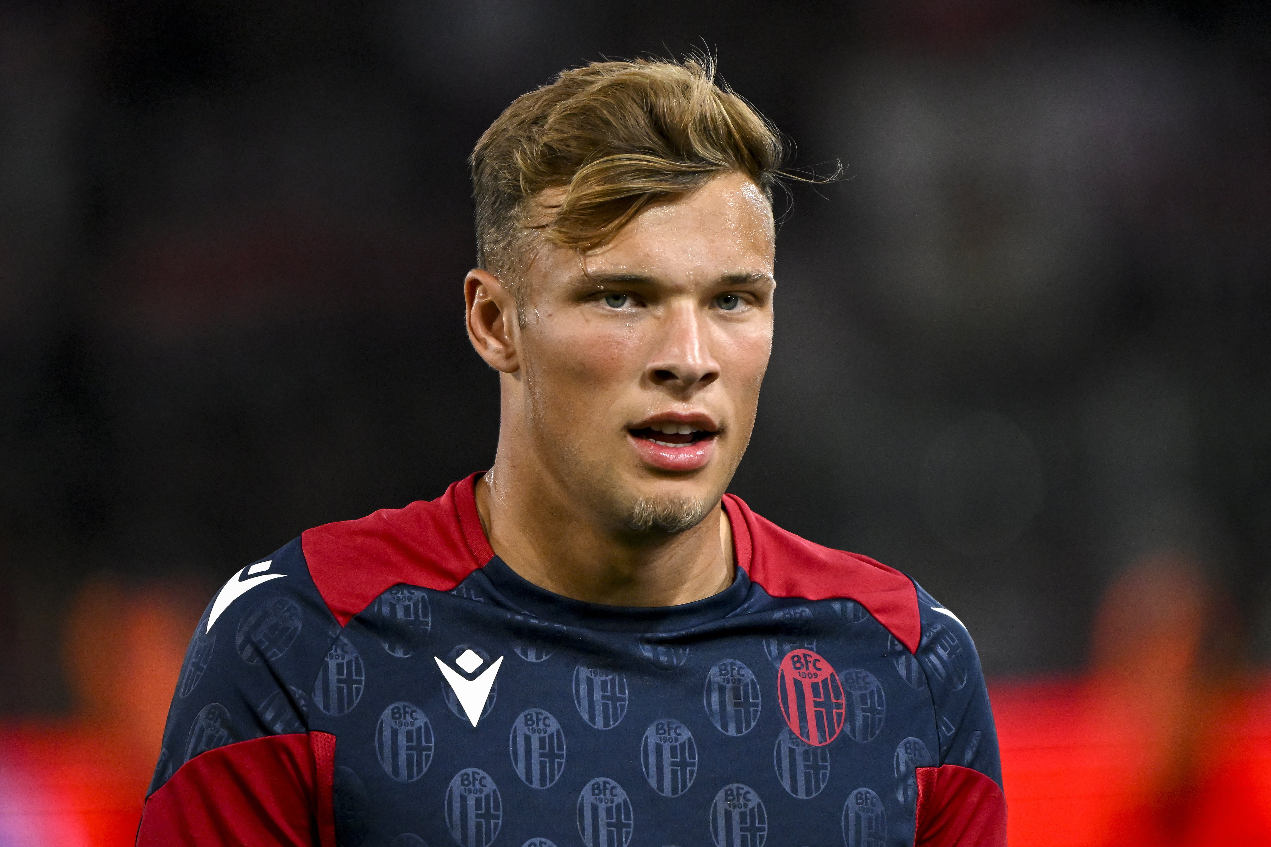 Sydney van Hooijdonk bij Bologna