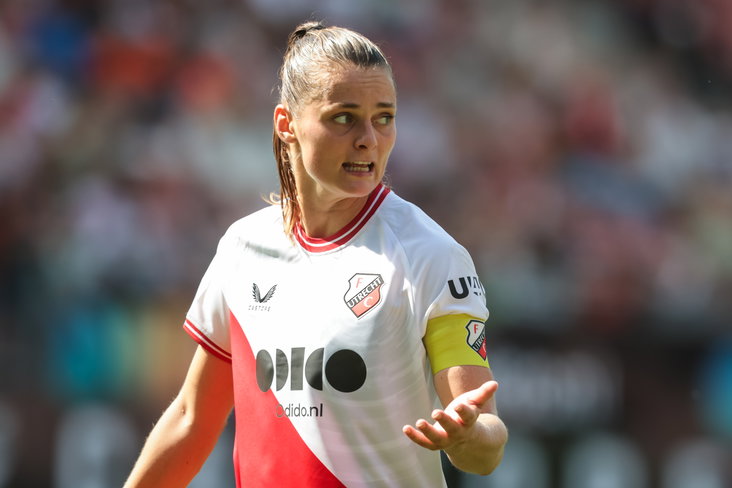 Eshly Bakker in actie namens FC Utrecht
