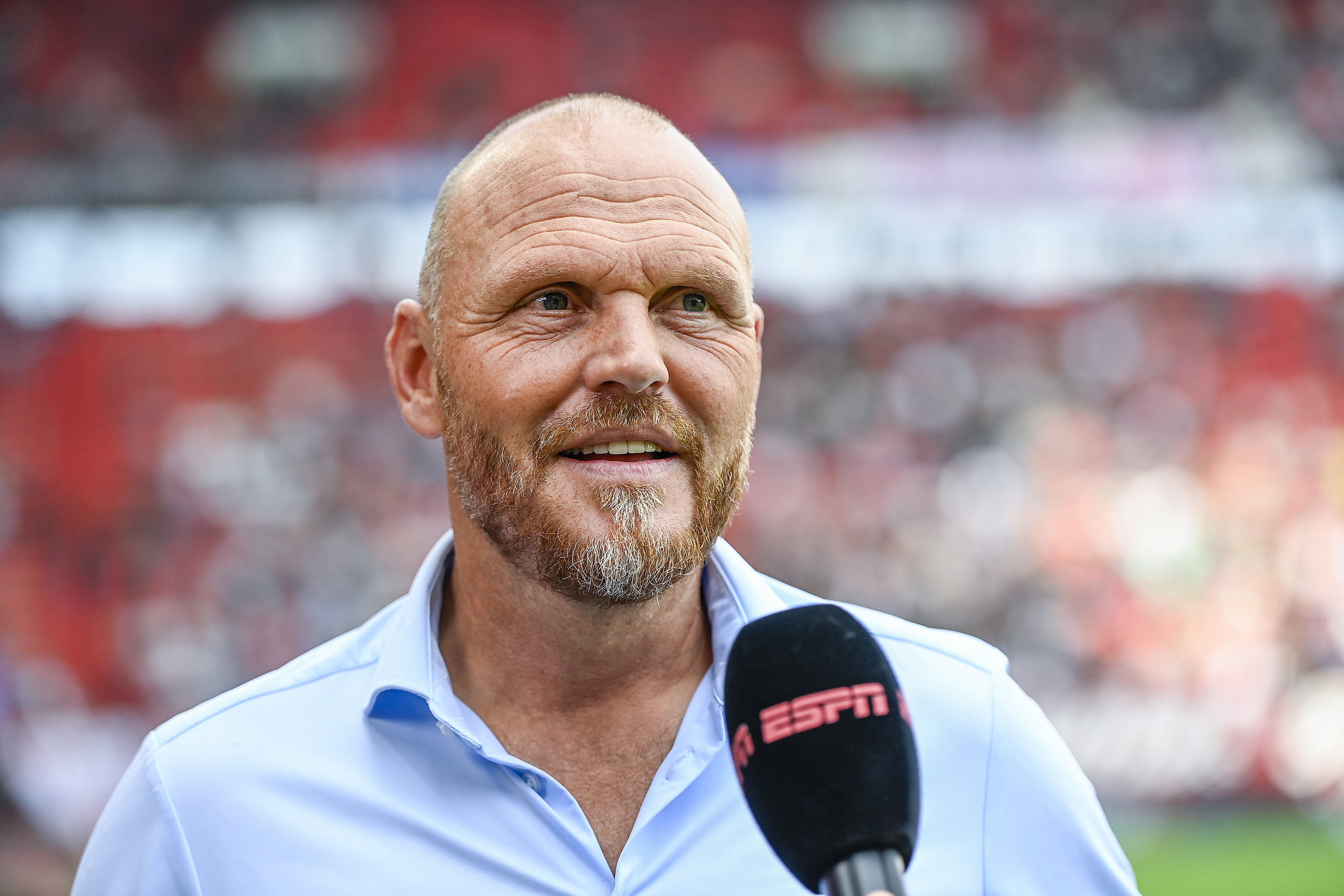 Joseph Oosting voor de camera van ESPN