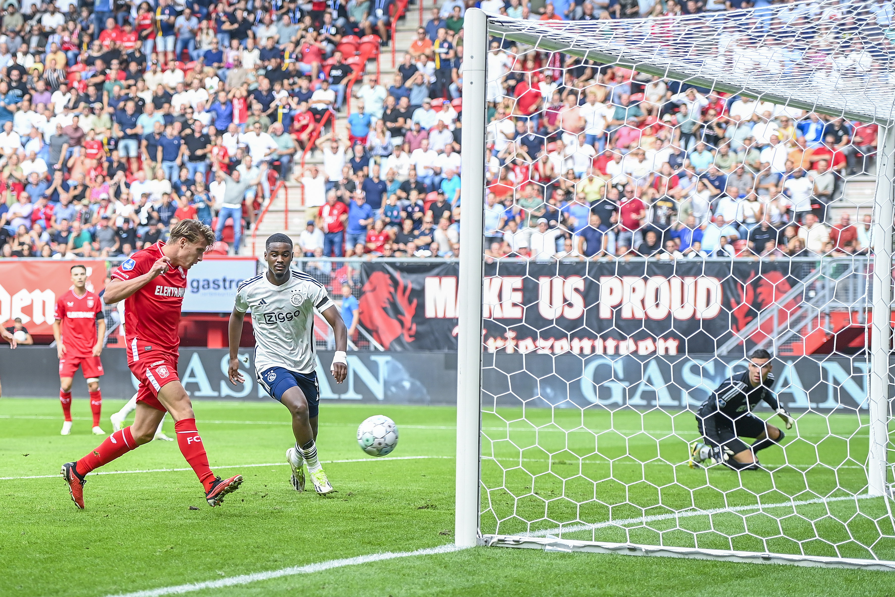 Sem Steijn scoort tegen Ajax