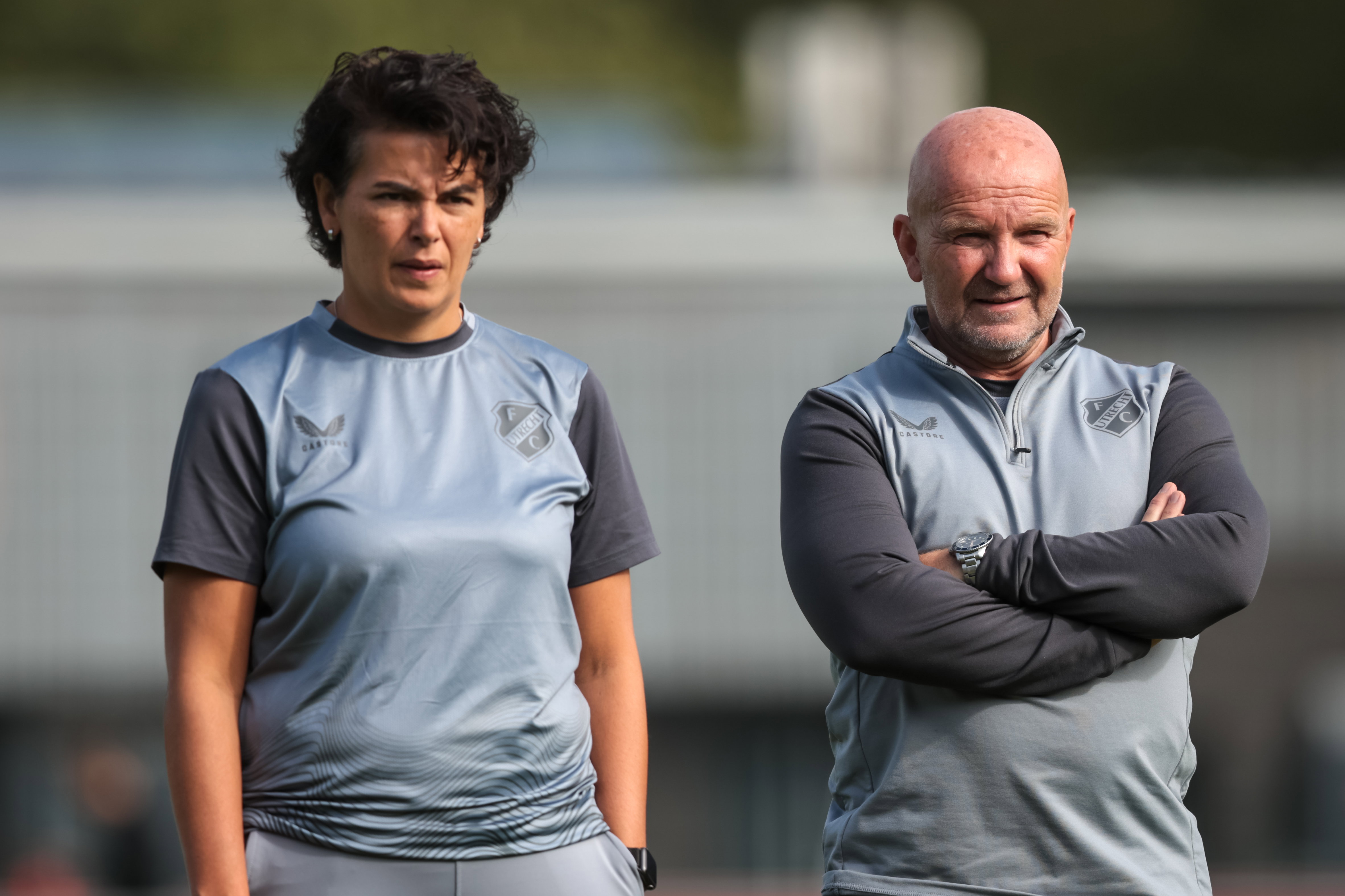 FC Utrecht-coach Linda Helbling en assistent Jurgen Schefczyk