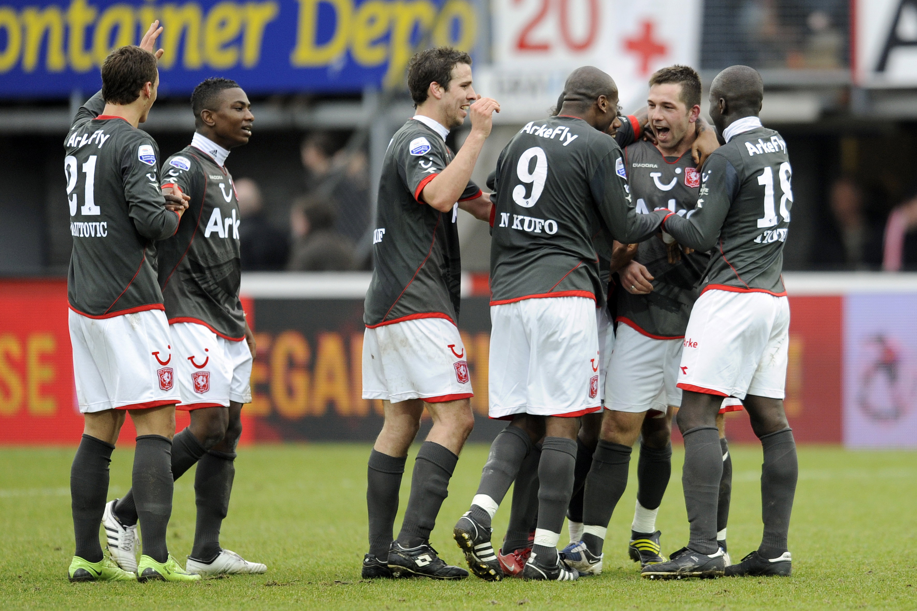 Theo Janssen, Marko Arnautovic , Eljero Elia , Peter Wisgerhof , Blaise N'Kufo en Edson Braafheid