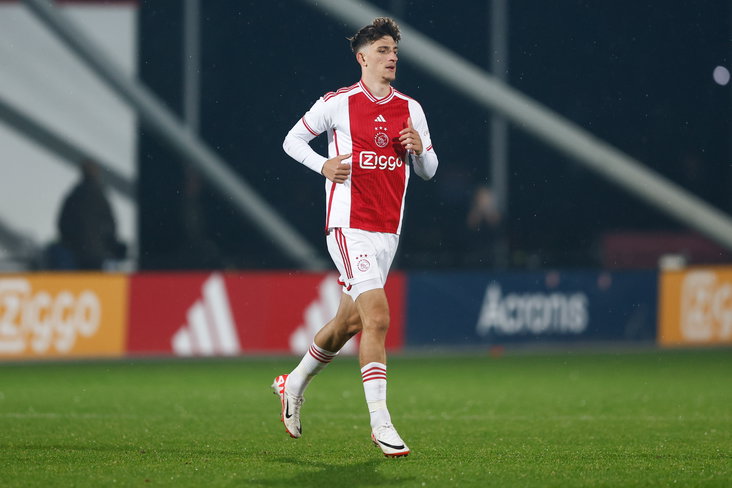 Ahmetcan Kaplan bij zijn rentree in Jong Ajax