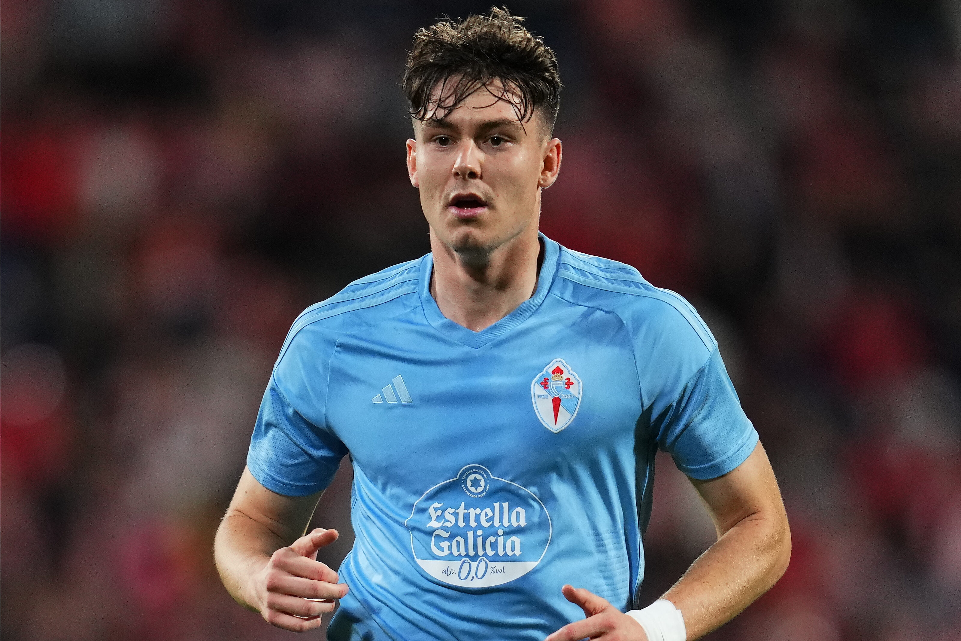 Strand Larsen in het shirt van Celta de Vigo
