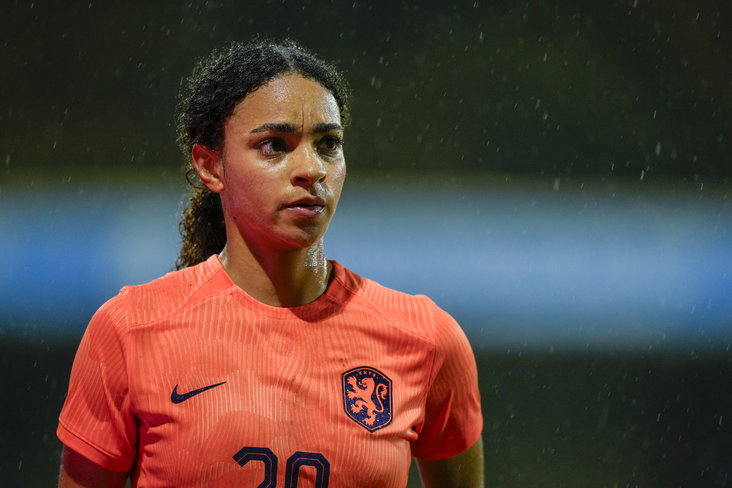 Nina Nijstad in actie namens de Jong OranjeLeeuwinnen