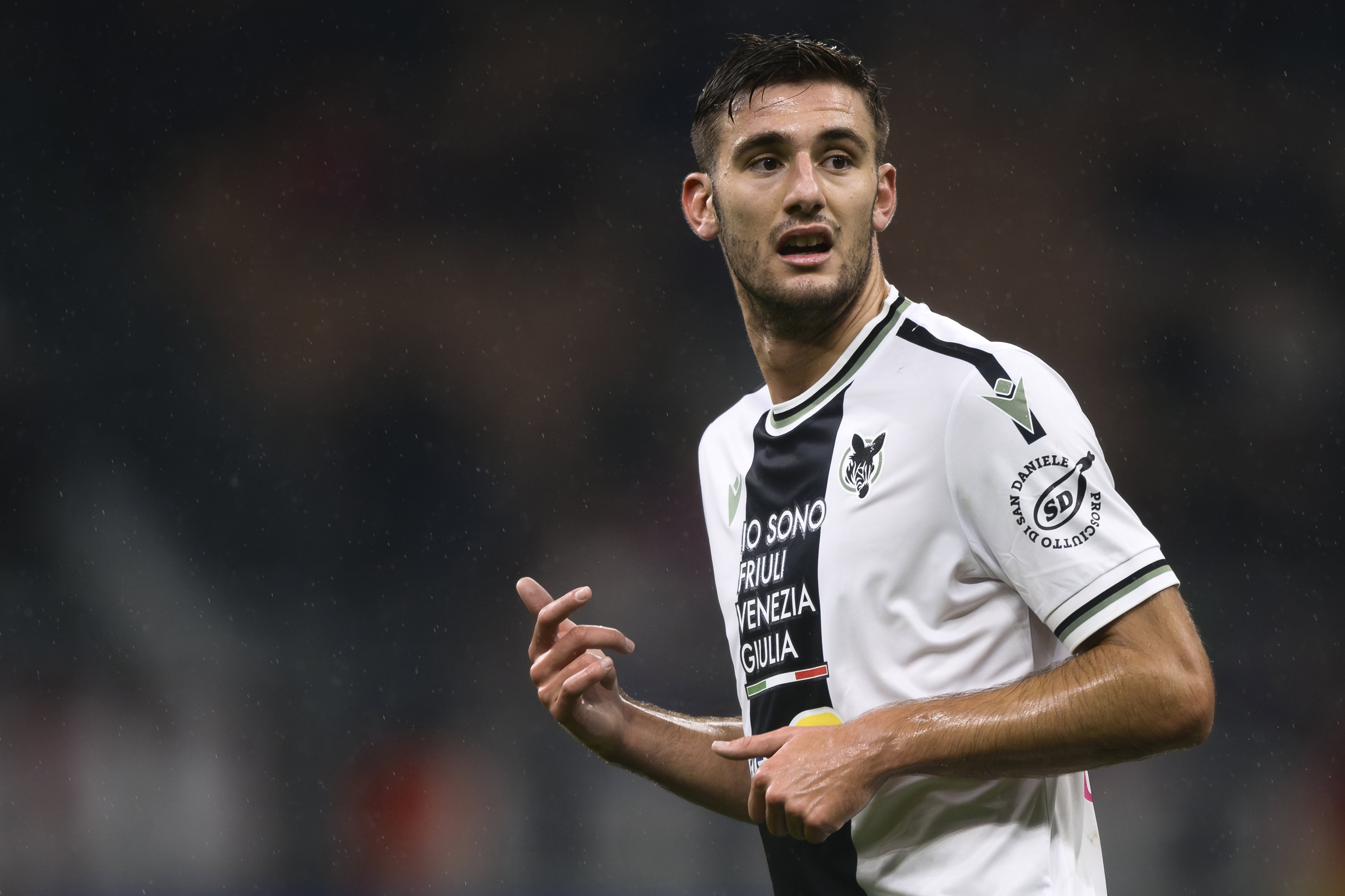 Lorenzo Lucca in actie voor Udinese