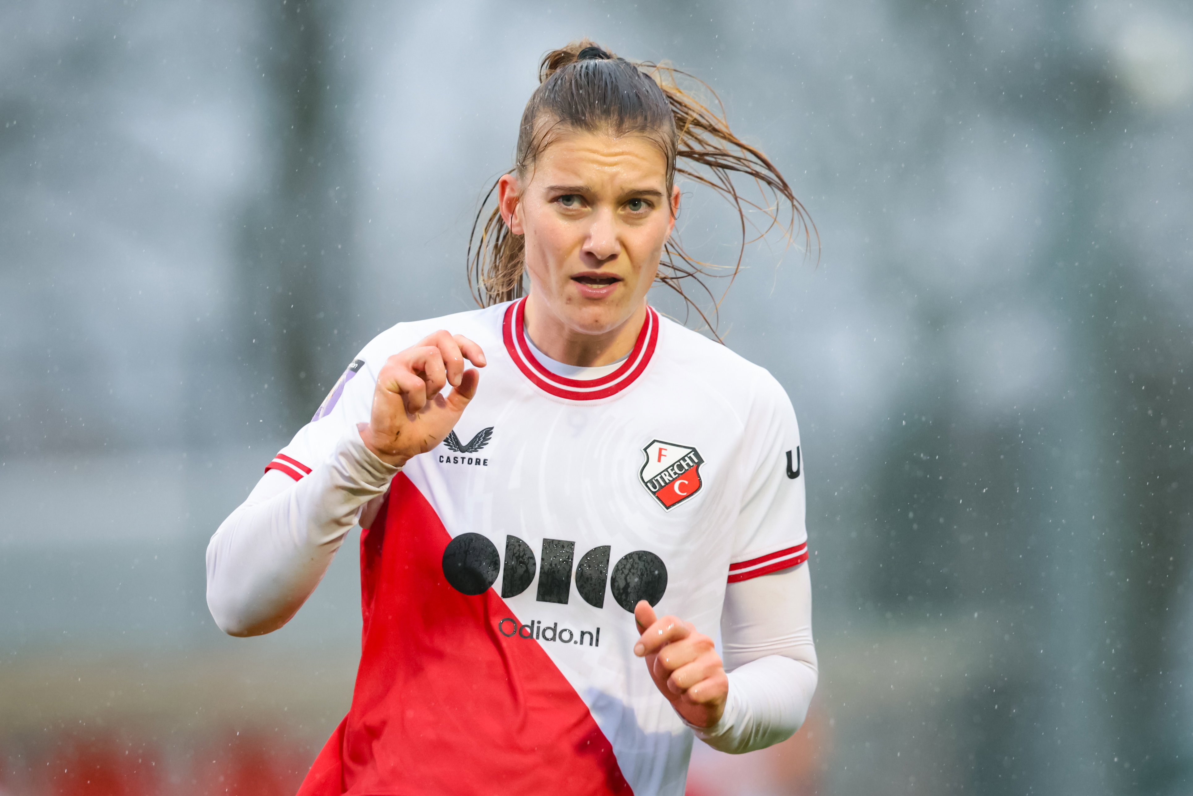 Femke Prins in actie namens FC Utrecht