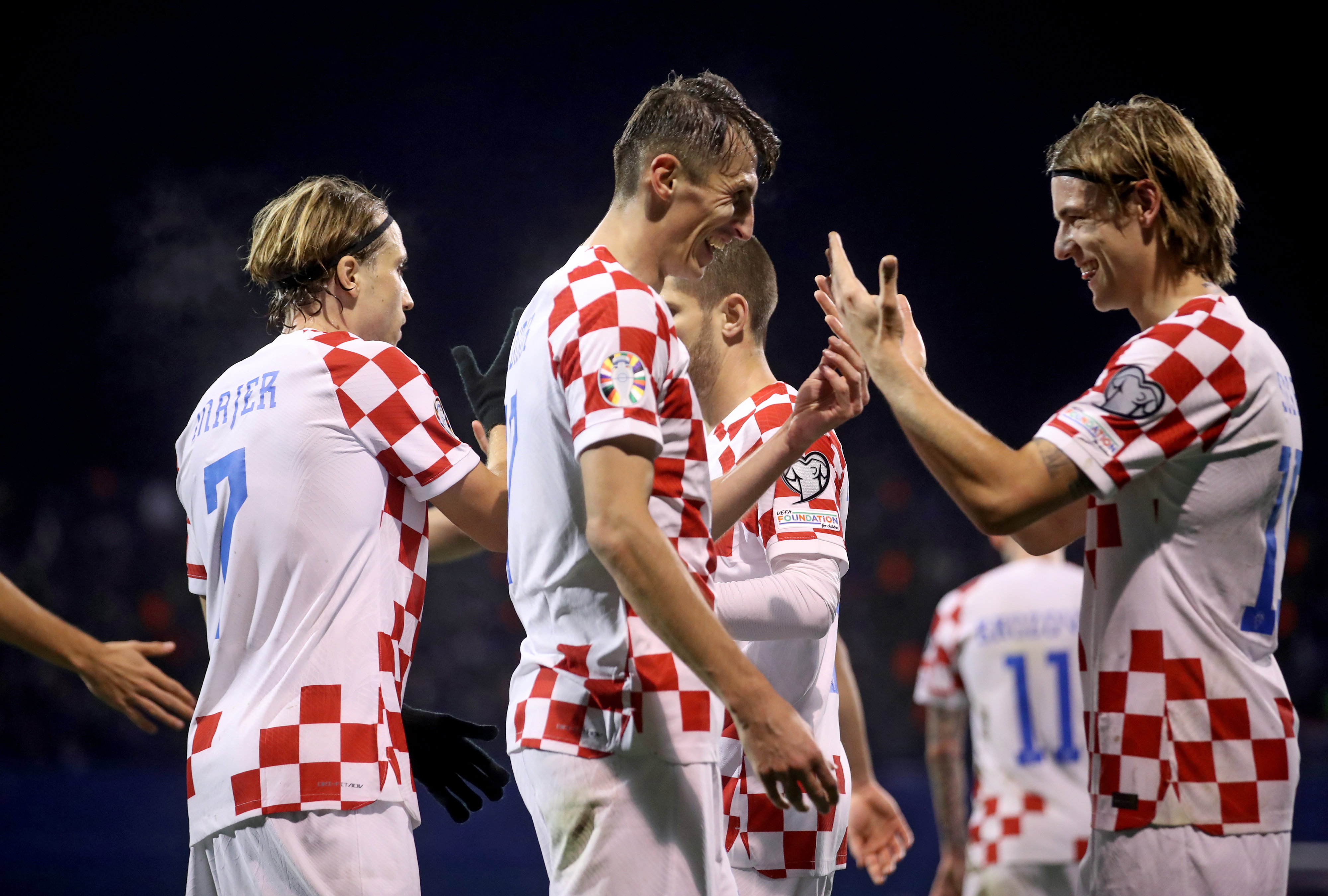 Ante Budimir en Borna Sosa vieren de goal