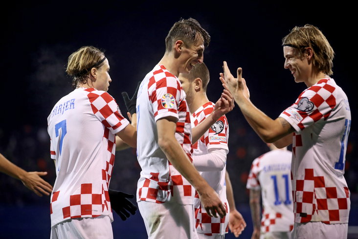 Ante Budimir en Borna Sosa vieren de goal