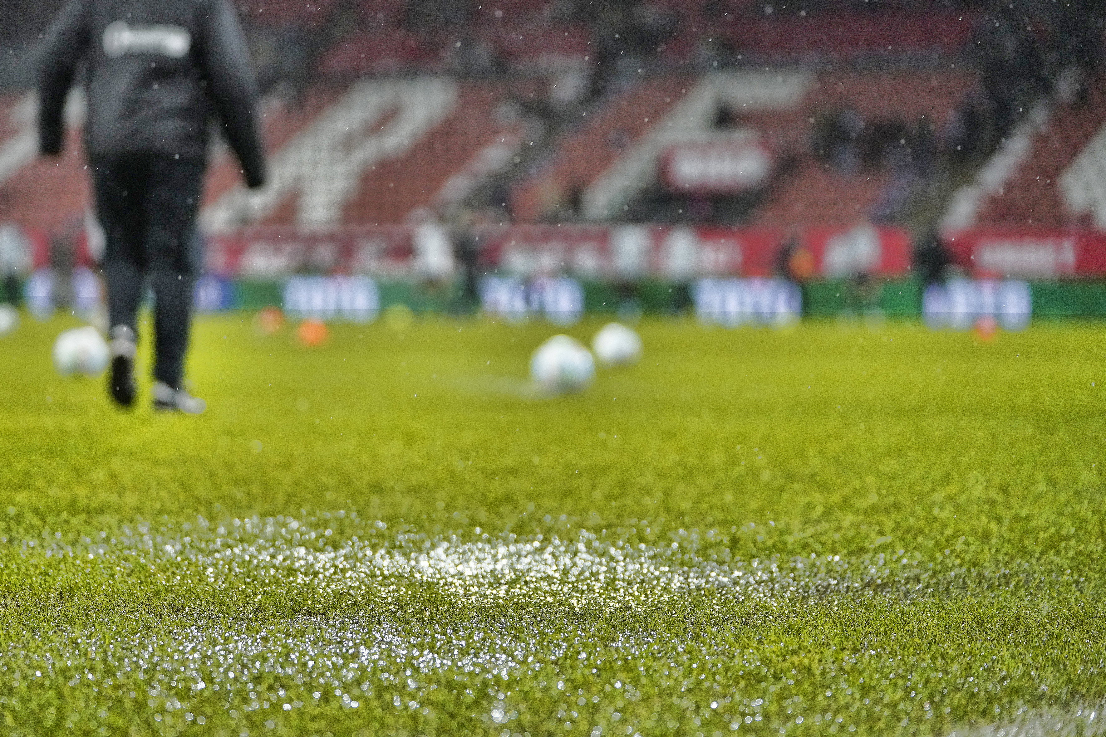 Een drijfnat veld in De Galgenwaard
