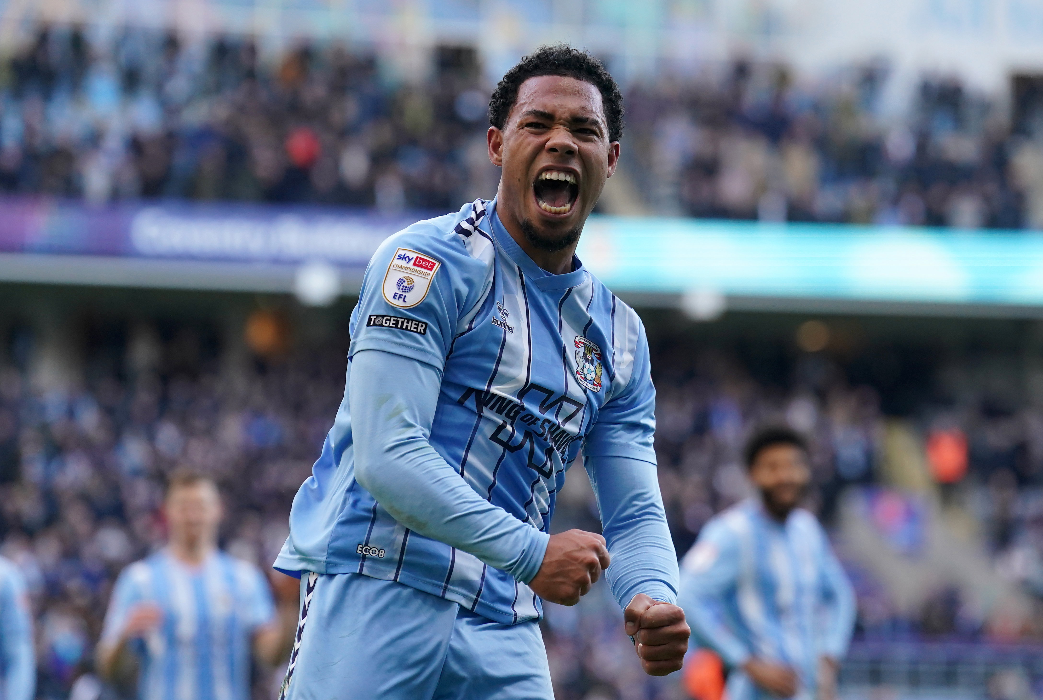 Milan van Ewijk juicht