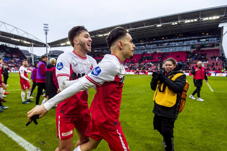 El Karouani en Boussaid vieren de remise tegen PSV