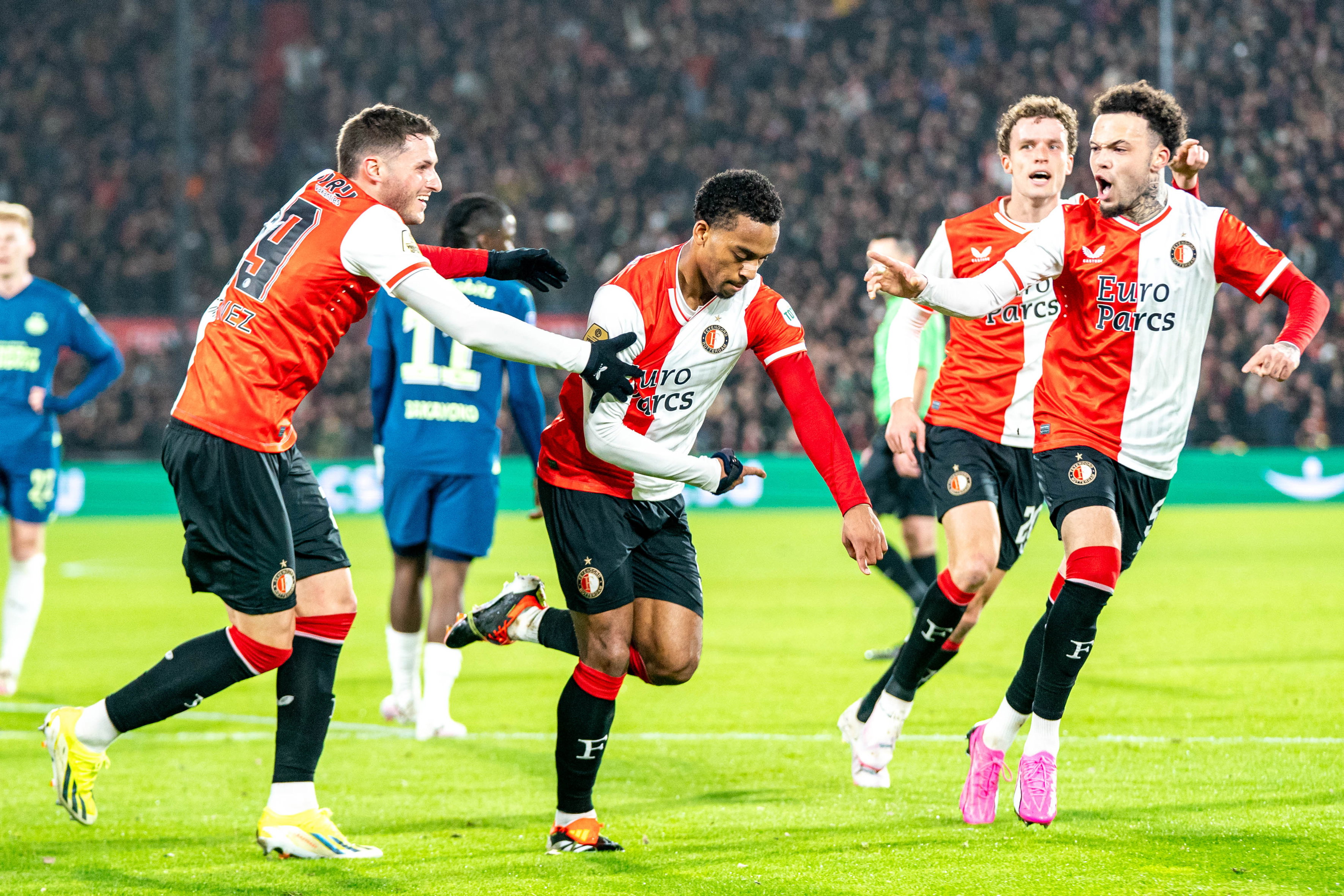 Quinten Timber is de gevierde man na de 1-0 tegen PSV