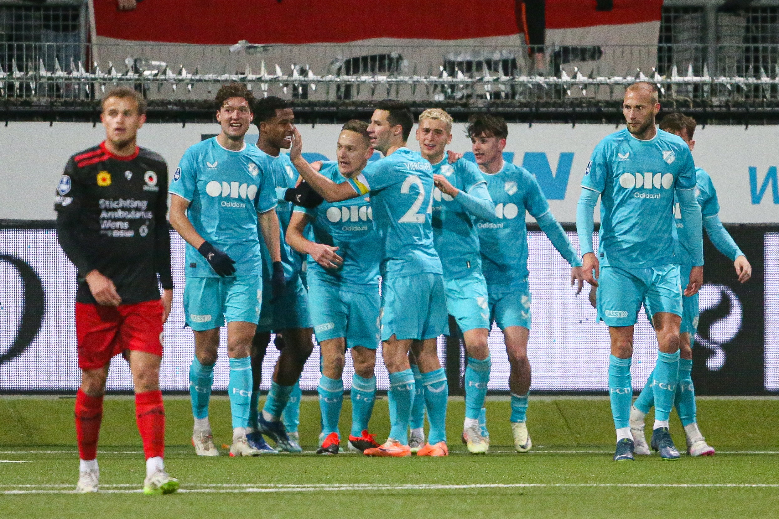 FC Utrecht viert het doelpunt van Jens Toornstra