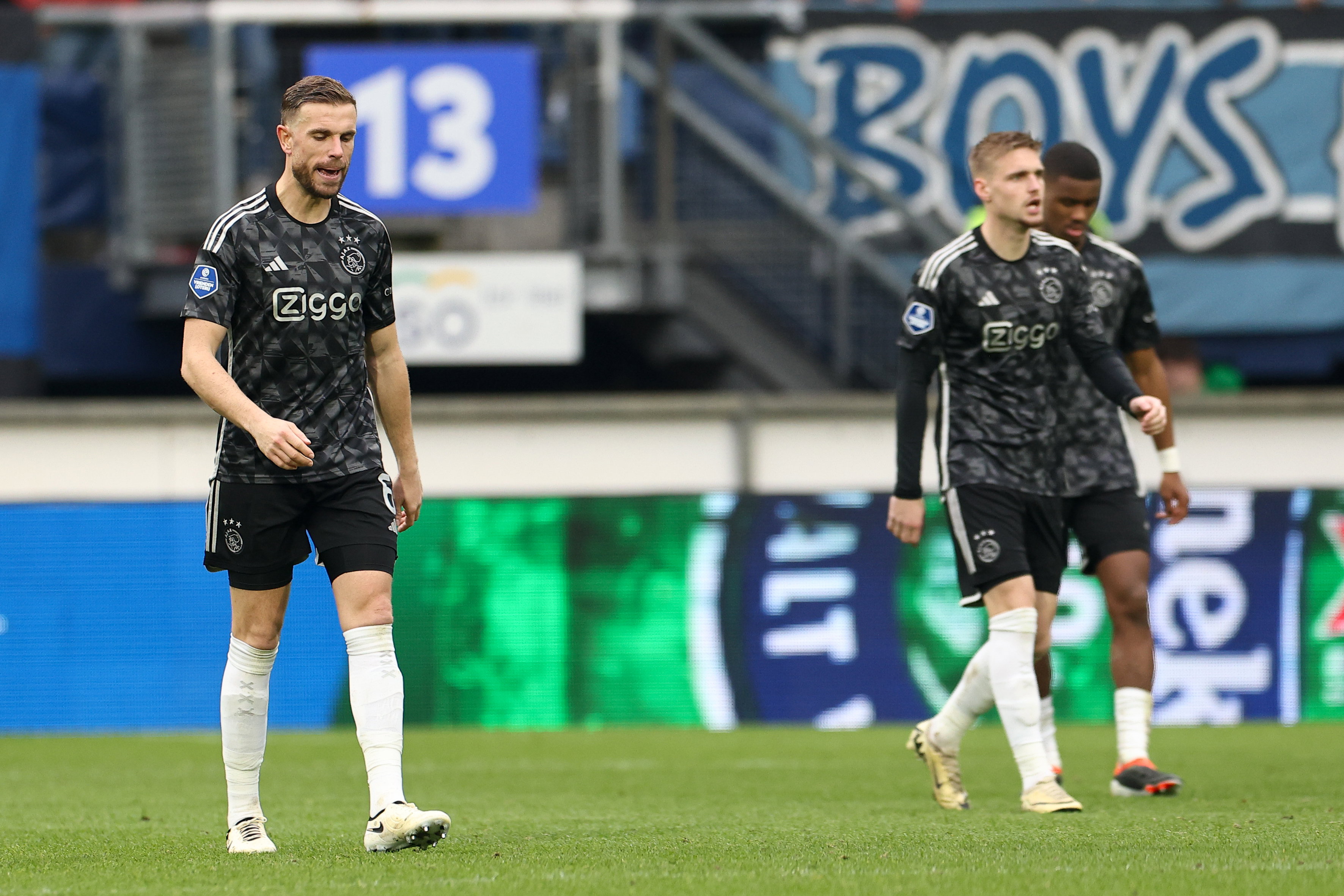 Jordan Henderson baalt