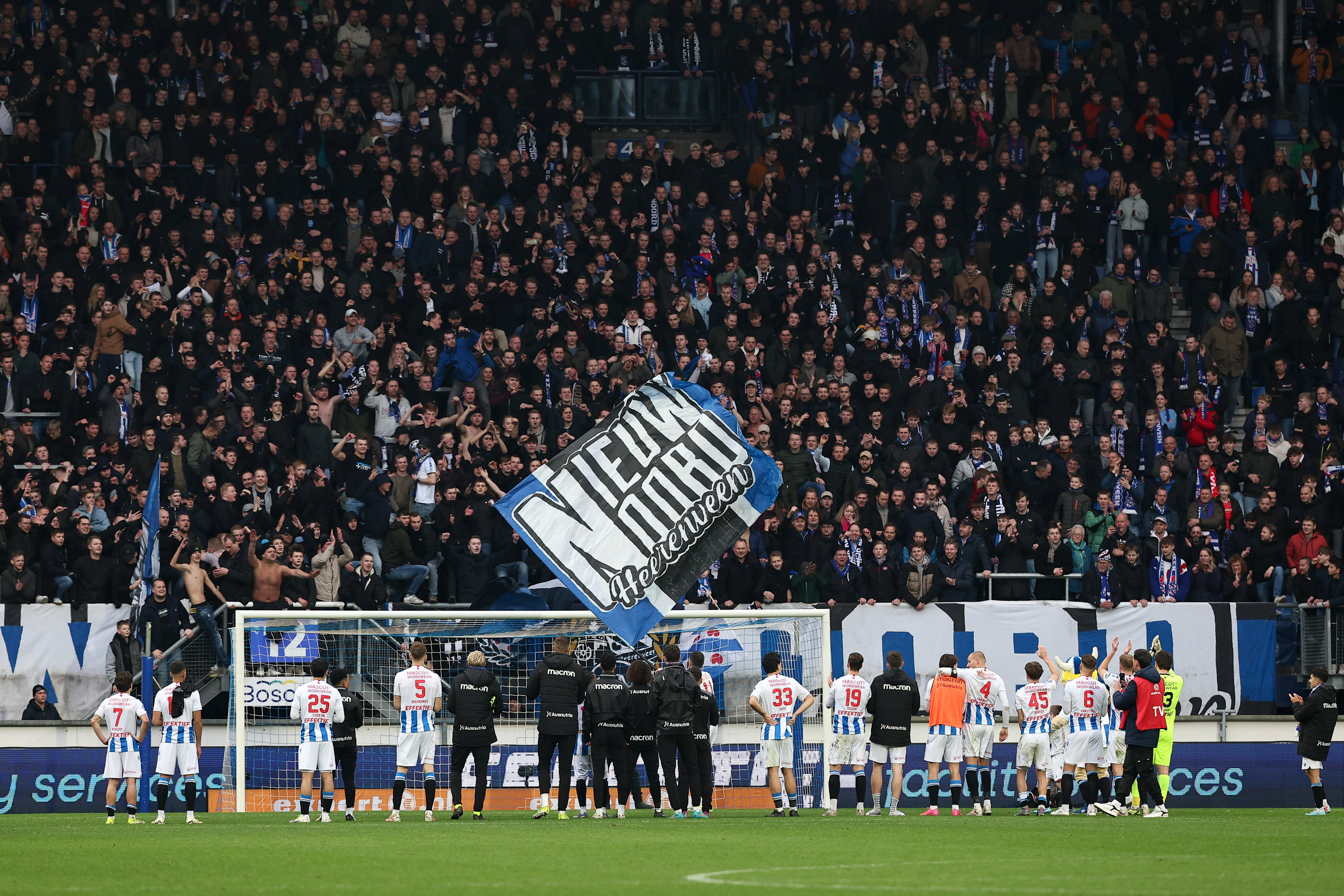 SC Heerenveen-spelers voor Nieuw Noord