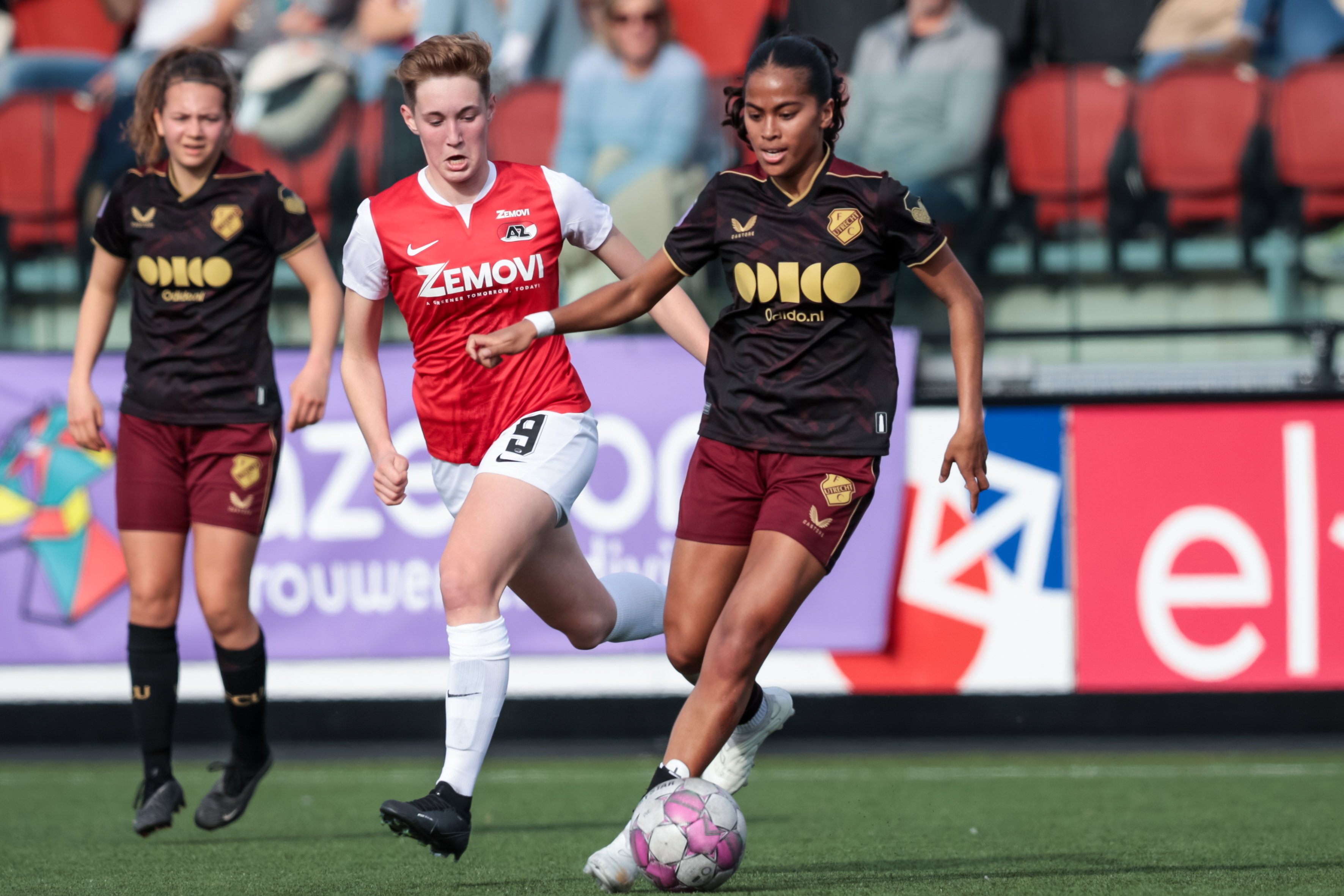 Een duel tussen AZ en FC Utrecht