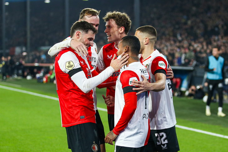 Feyenoorders juicen na een treffer