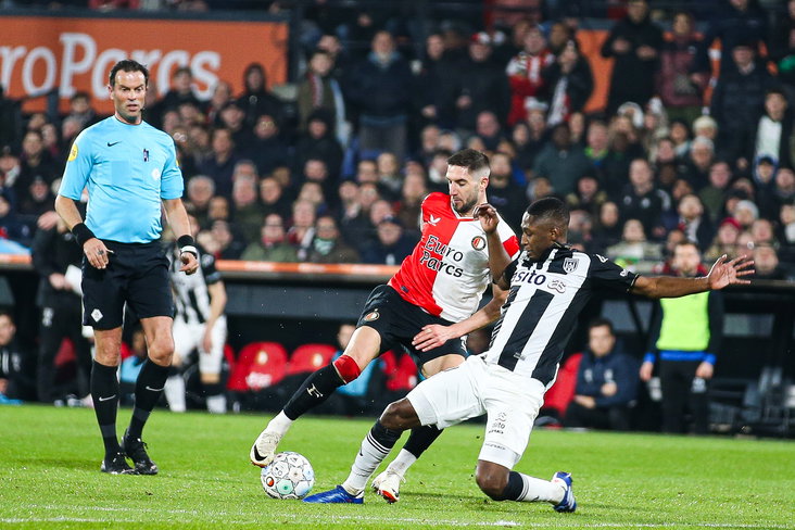 Luka Ivanusec in duel met Kelvin Leerdam