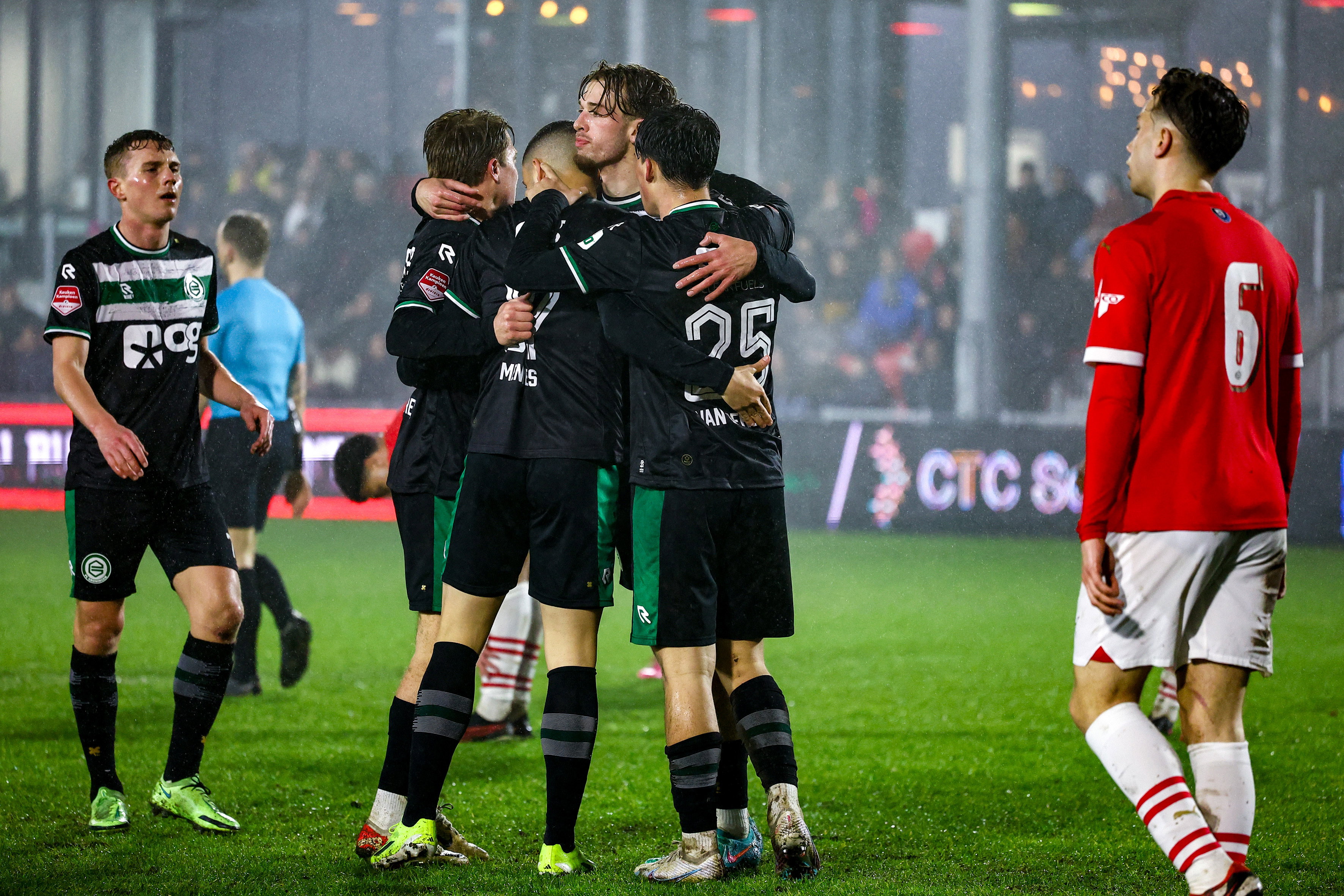 FC Groningen viert een goal