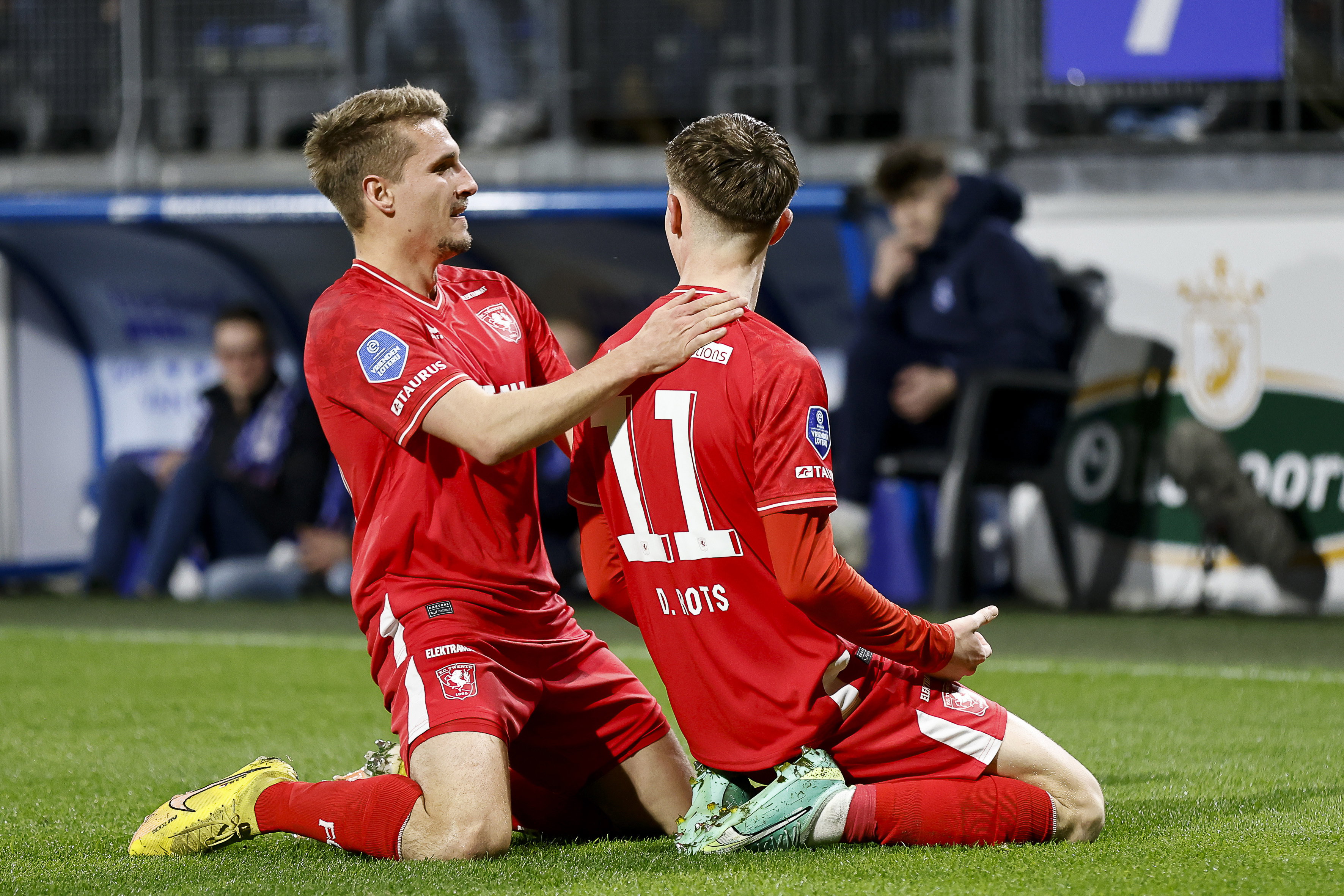 Michal Sadilek en Daan Rots vieren goal