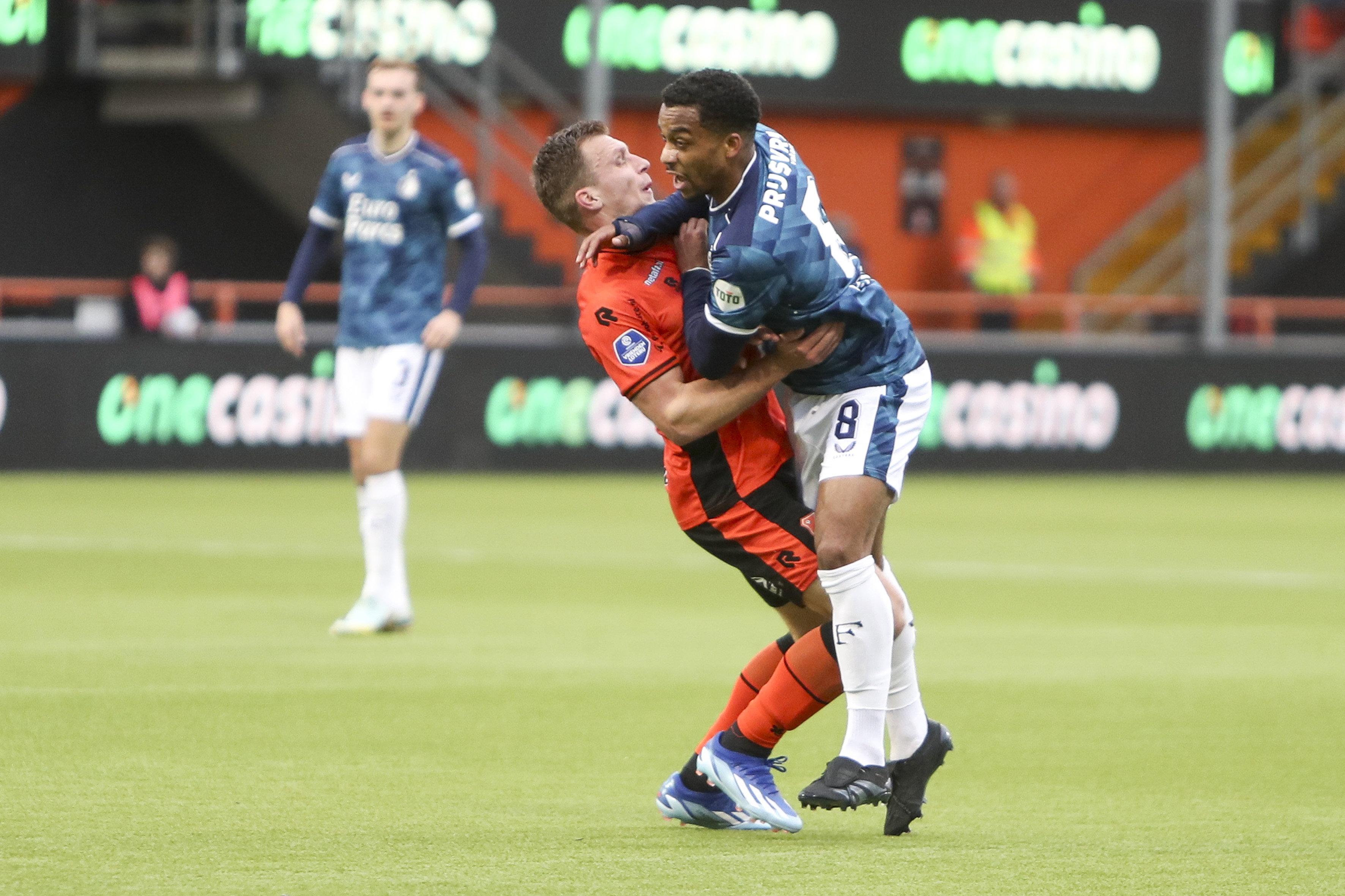 Damon Mirani in duel met Quinten Timber