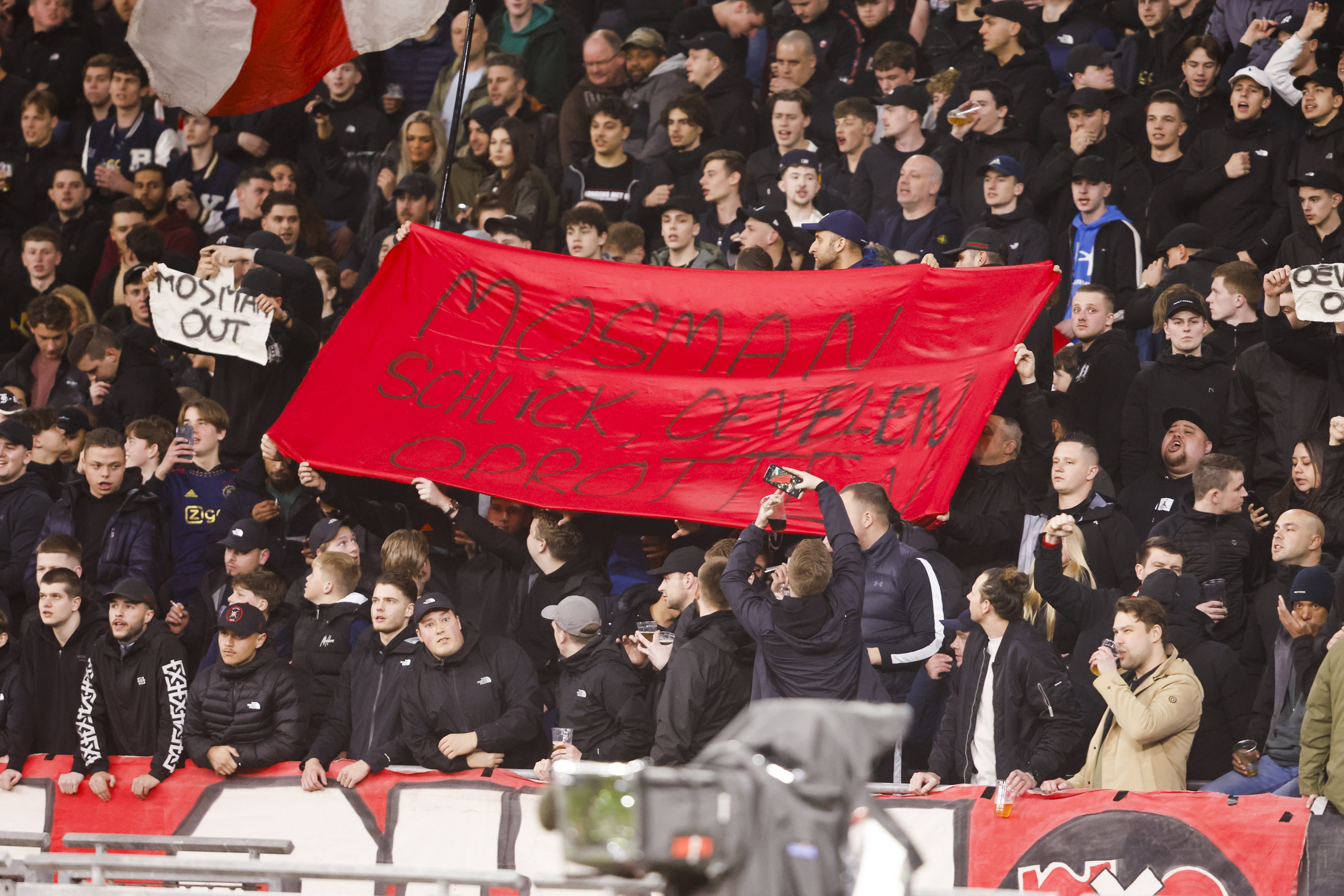 Spandoek gericht op RvC Ajax