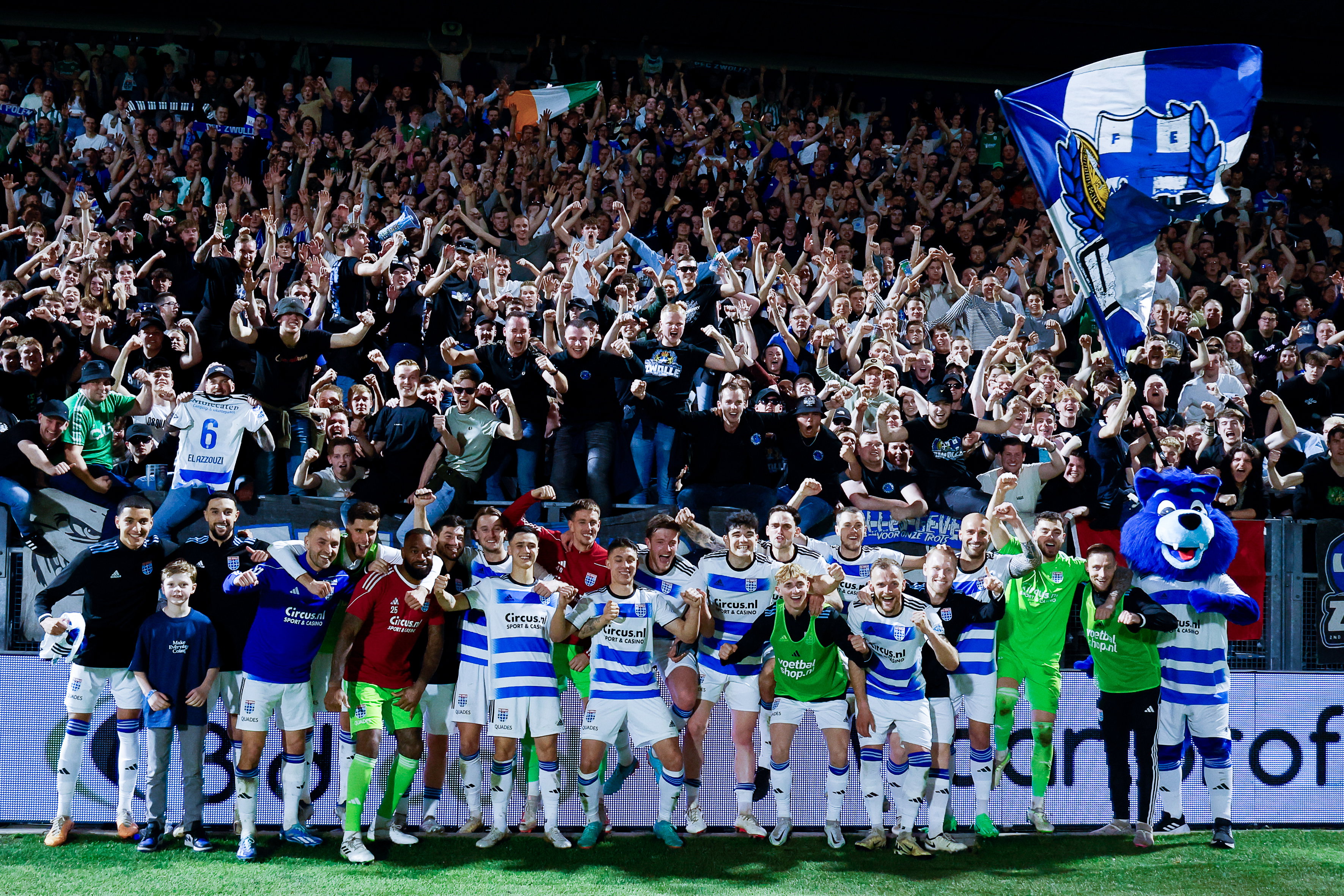 PEC Zwolle viert feest met de supporters