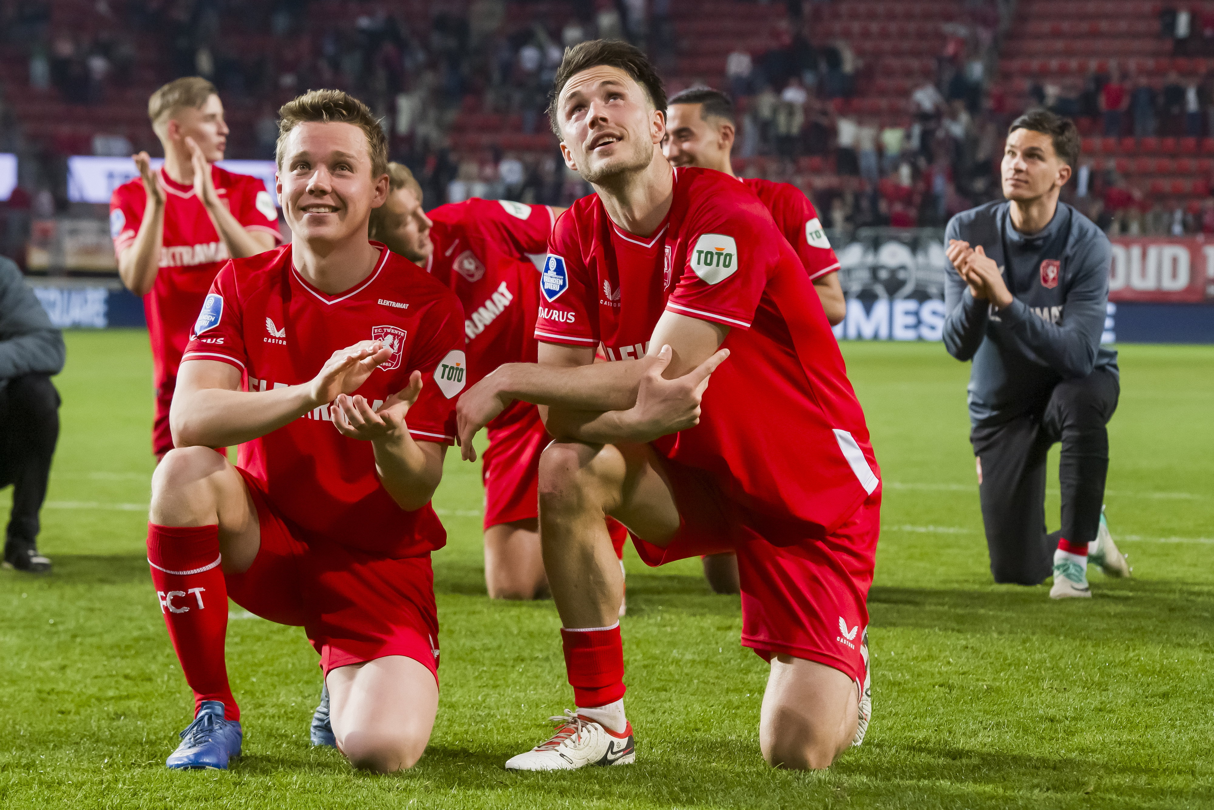 Mathias Kjølø met Ricky van Wolfswinkel voor Vak-P
