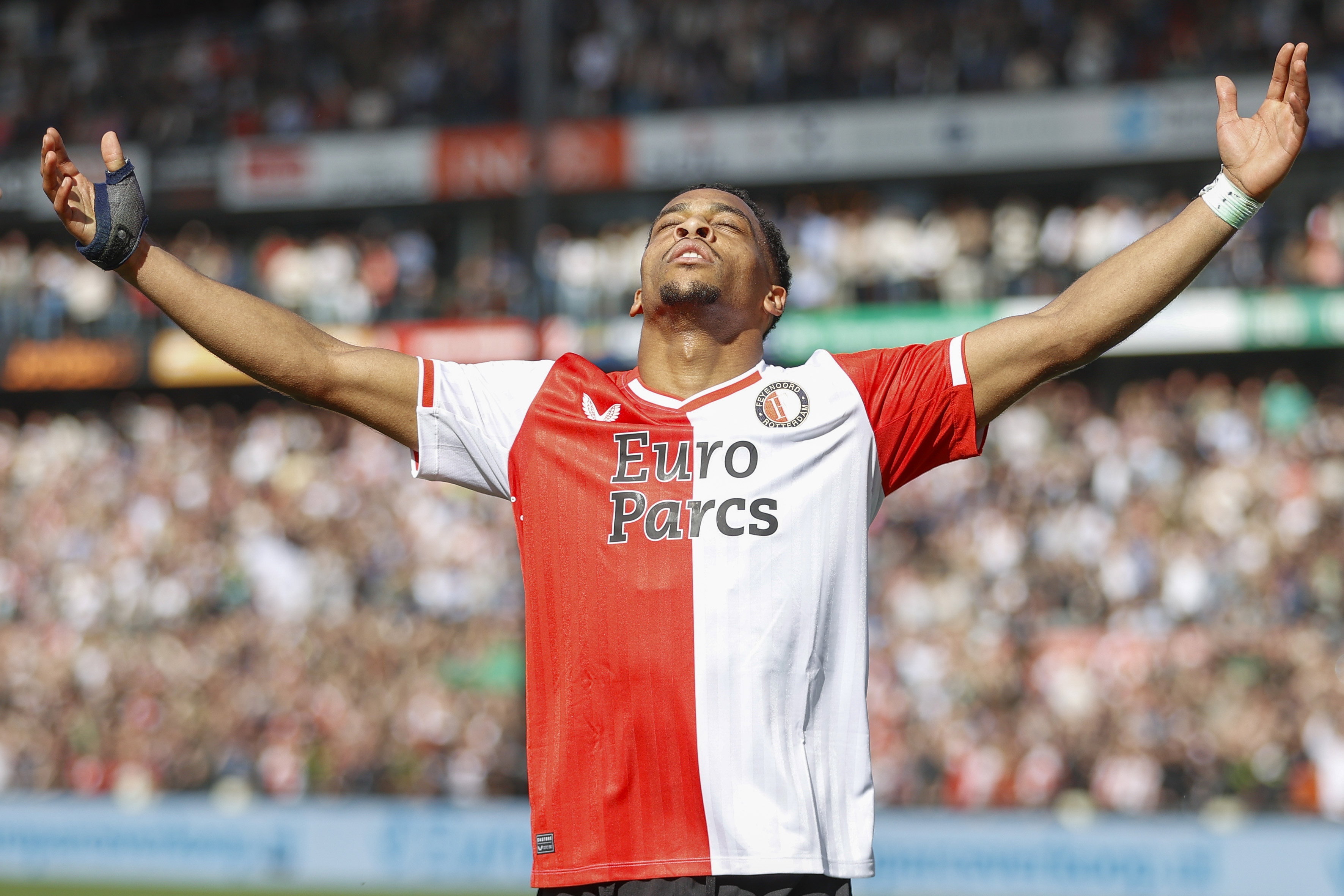 Quinten Timber viert goal tegen Ajax