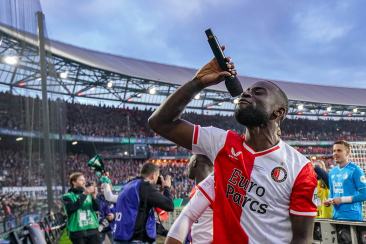 Lutsharel Geertruida uitzinnig na de bekerwinst met Feyenoord