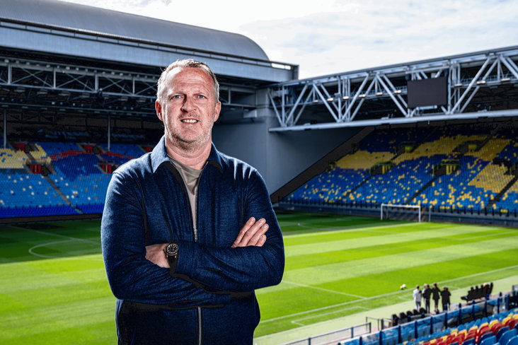 John van den Brom in de Gelredome