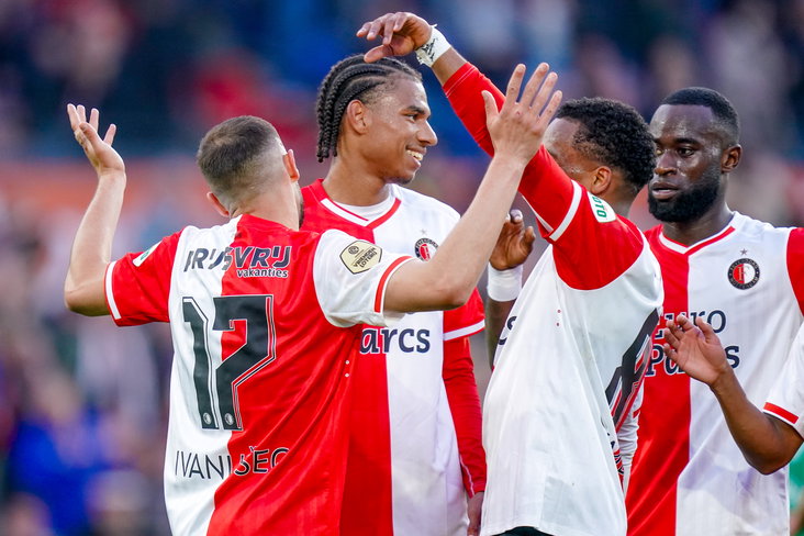 Feyenoord viert een goal tegen PEC Zwolle
