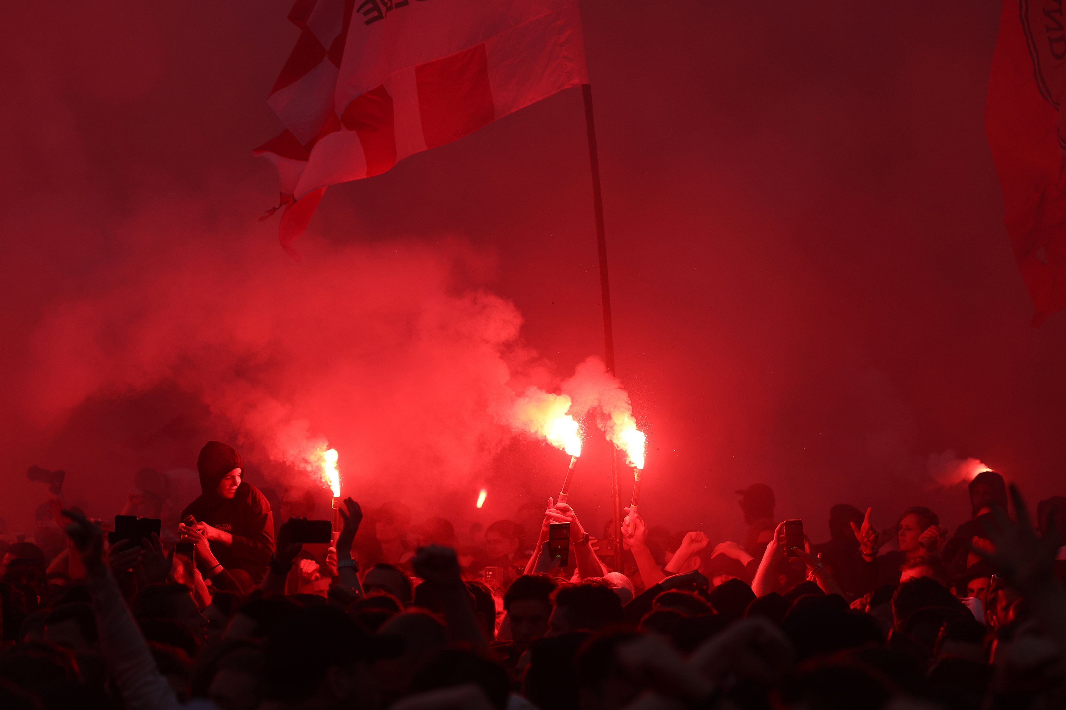 Fakkels bij de huldiging van PSV