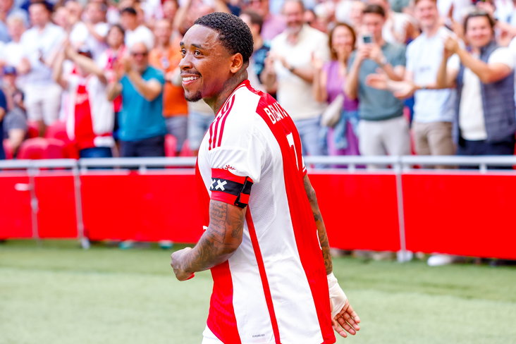 Steven Bergwijn juicht