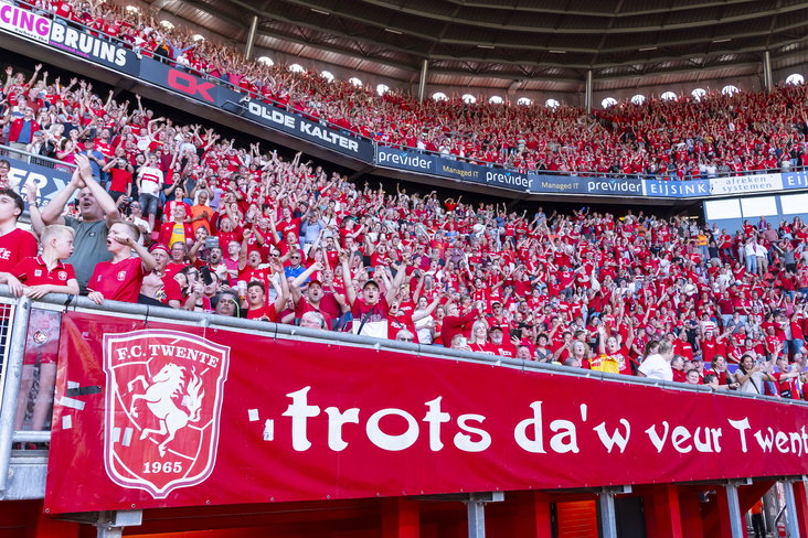 FC Twente-fans in De Grolsch Veste