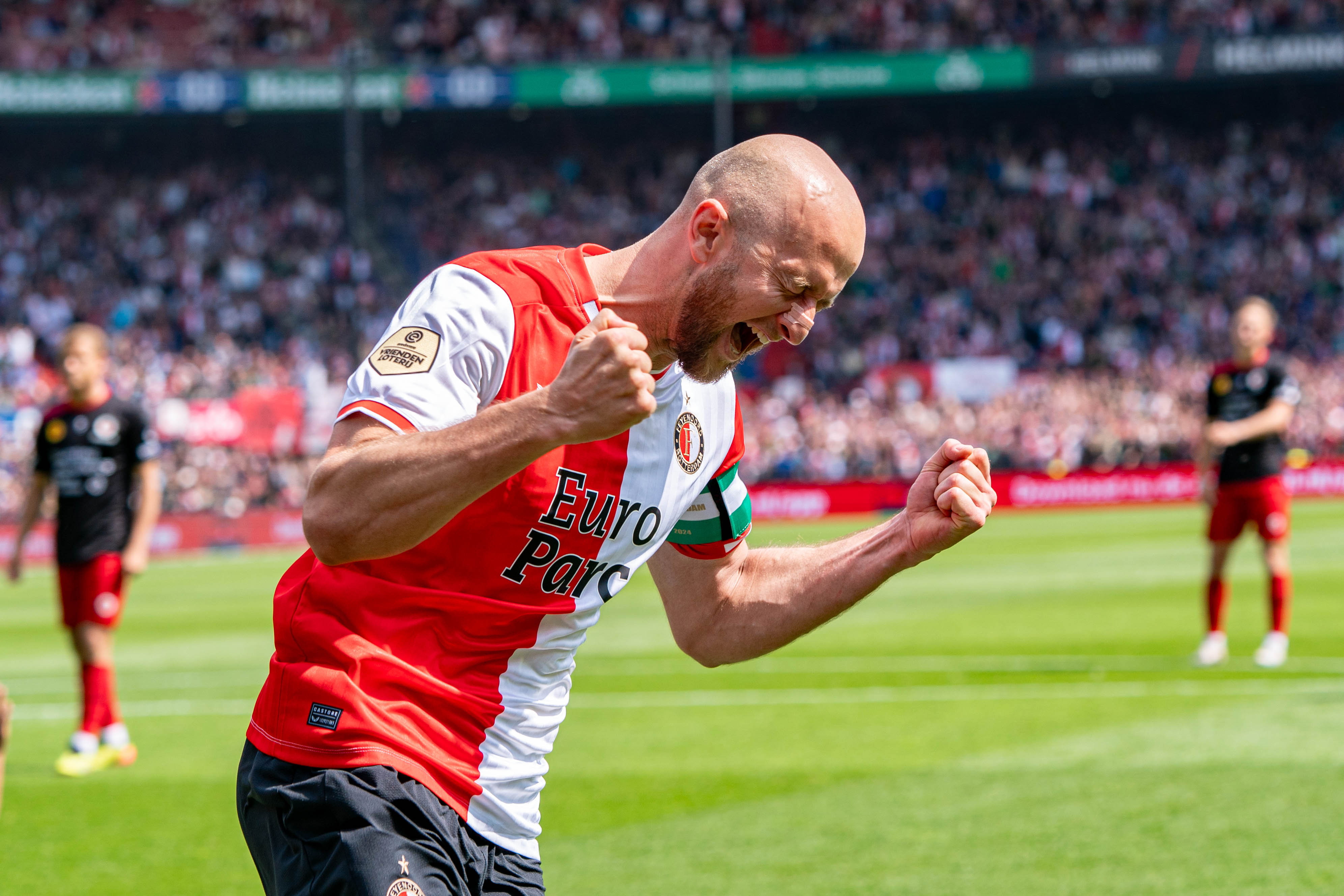Gernot Trauner juicht na zijn eerste goal voor Feyenoord