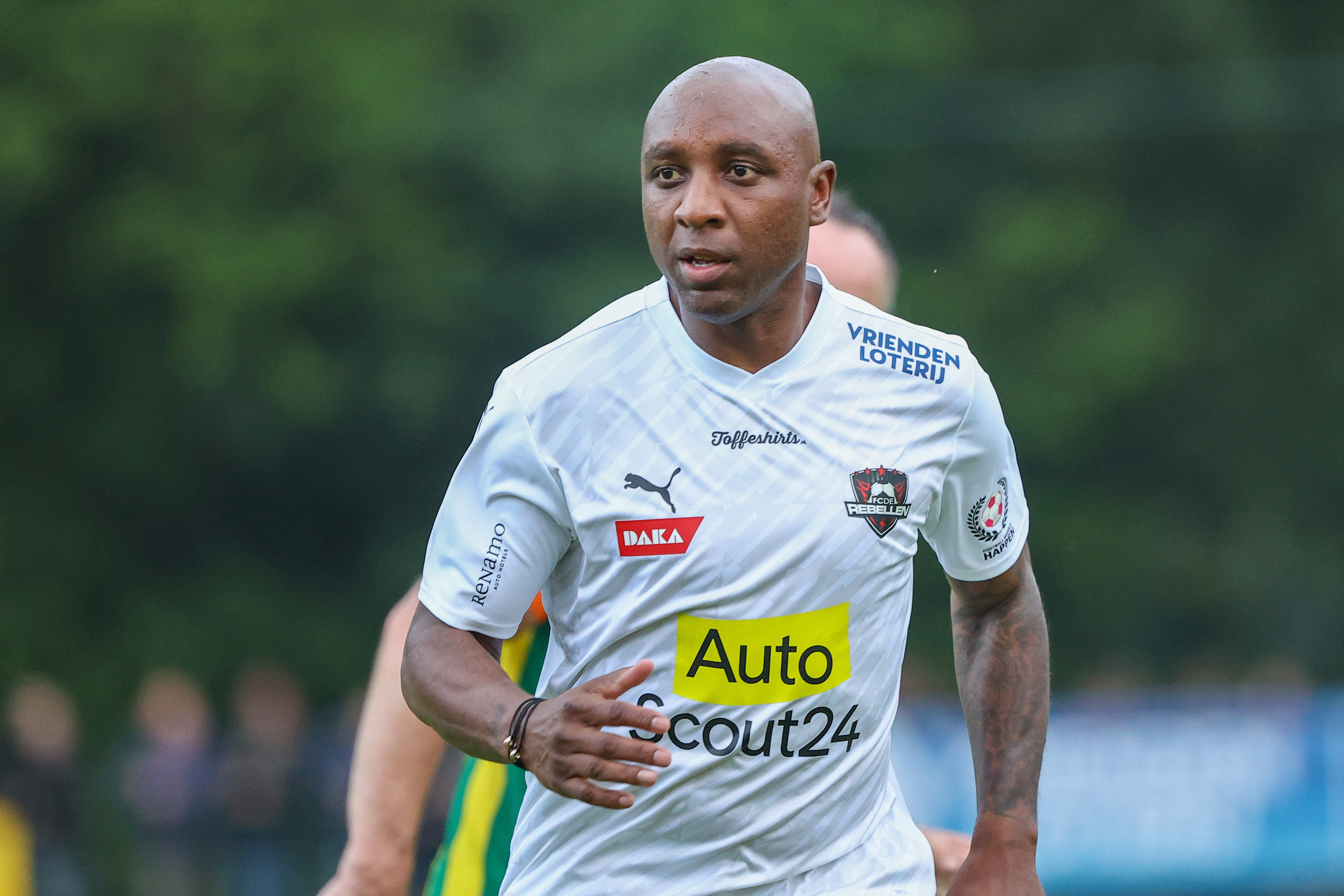 Romano Denneboom bij FC De Rebellen