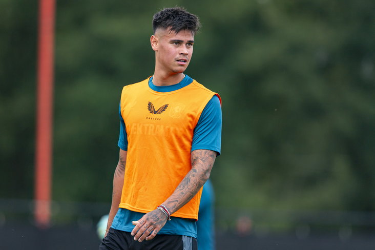 Mees Hilgers op de training bij FC Twente